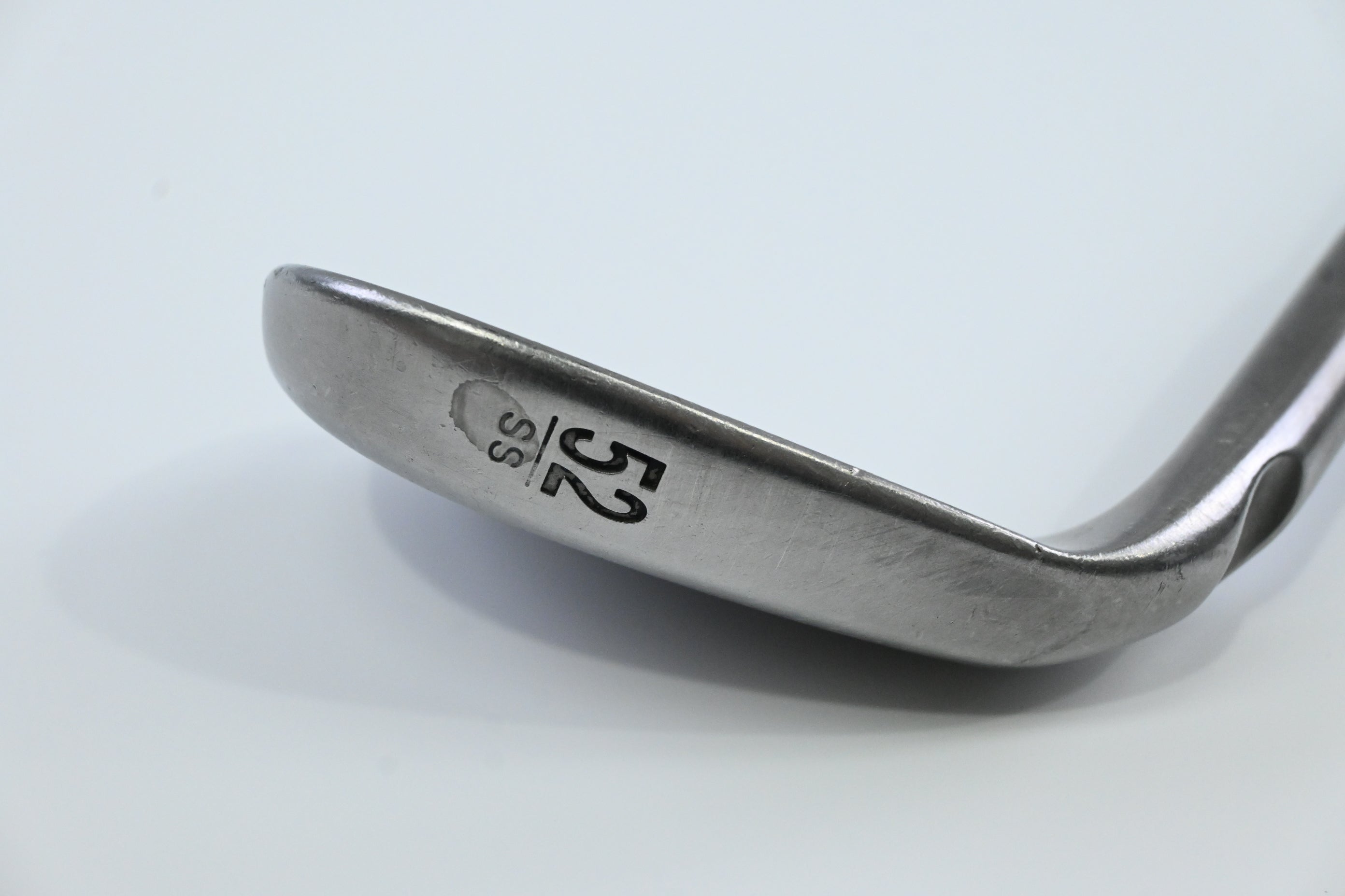 Ping Tour Gorge Gap Wedge / 52 Degree / Regular Flex Ping CFS Shaft