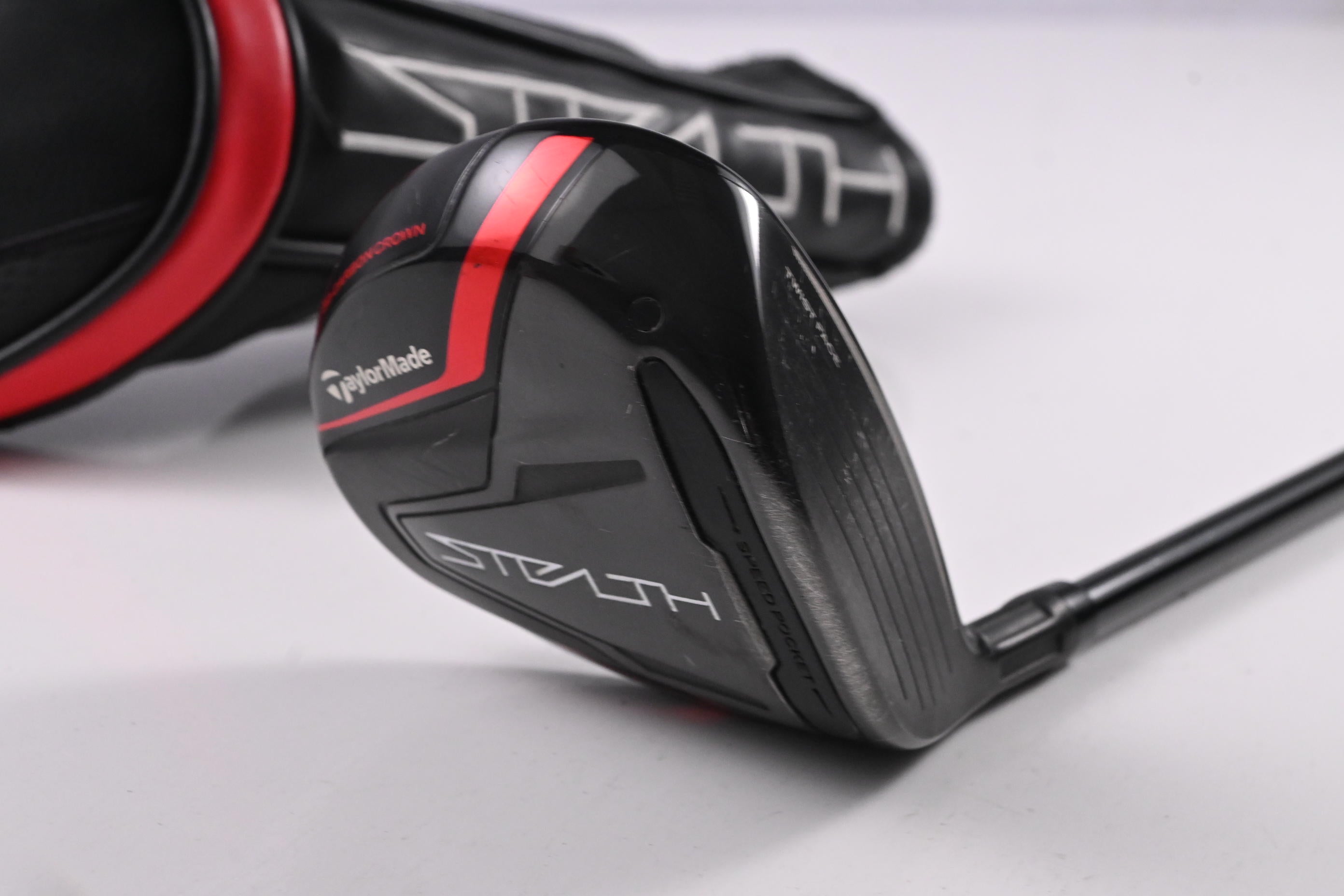 Taylormade Stealth #5 Wood / 18 Degree / Regular Flex HZRDUS Smoke RDX Red 65