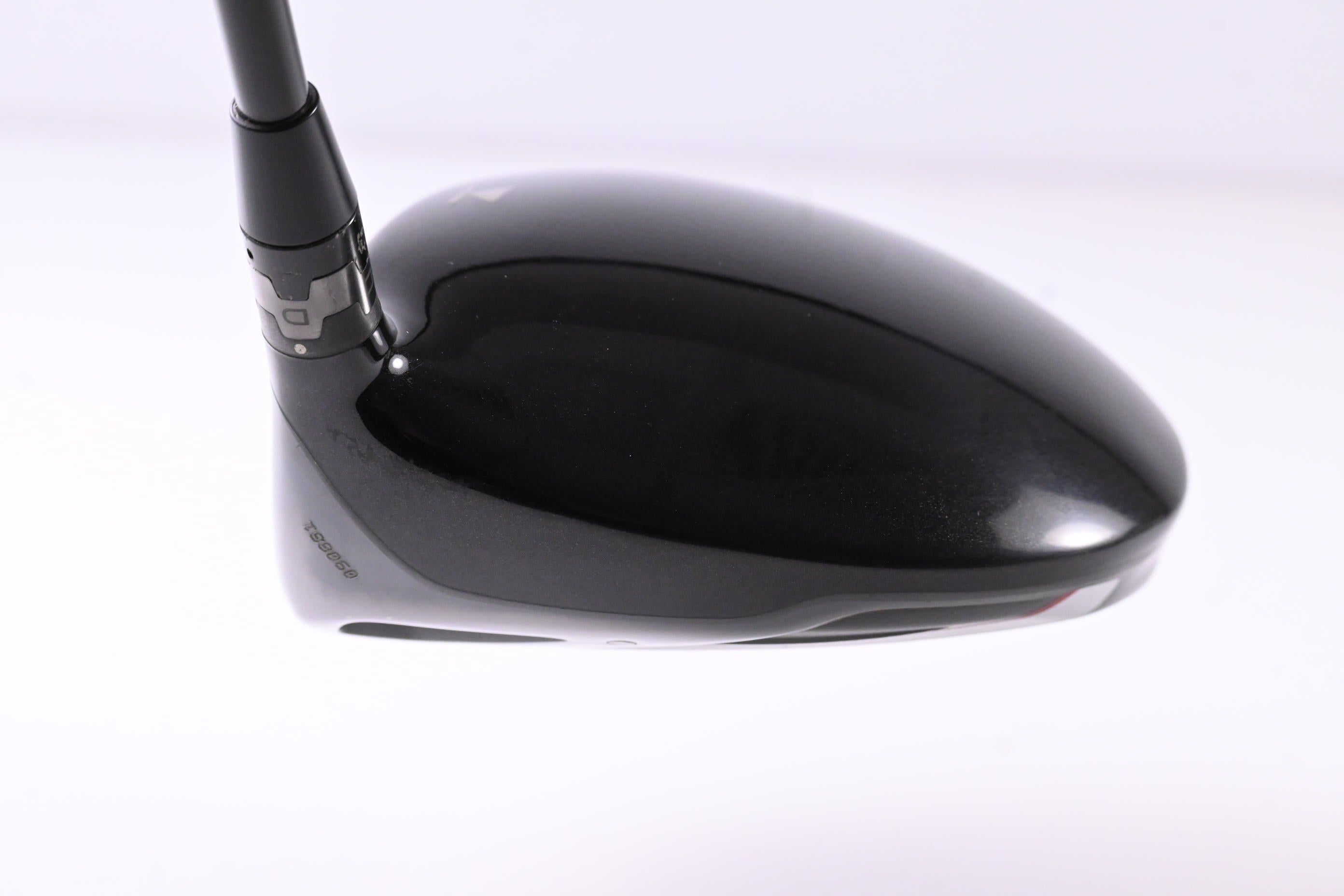 Titleist 913 D2 Driver / 9.5 Degree / X-Flex ProLaunch Red Shaft