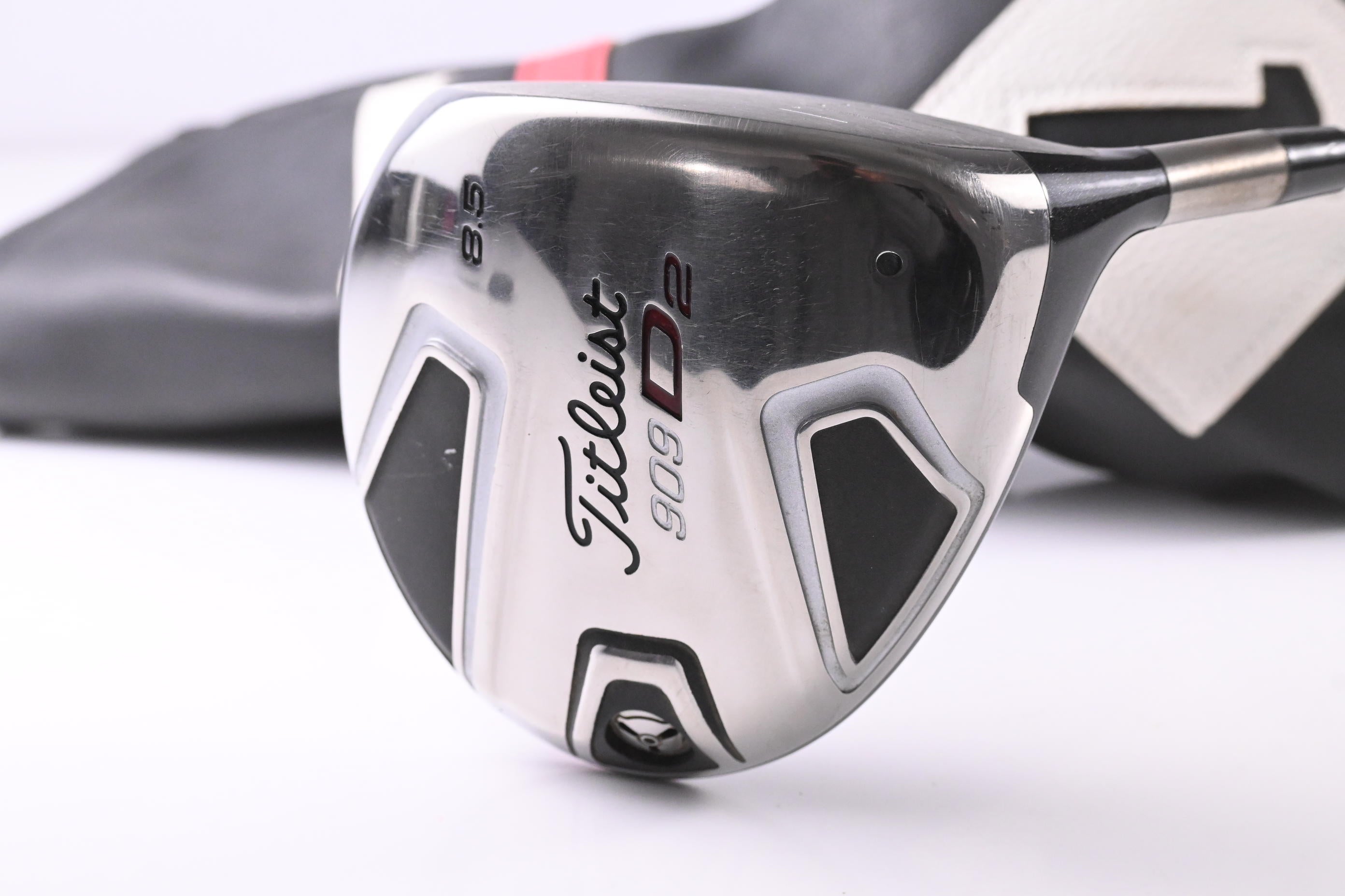 Titleist 909 D2 Driver / 8.5 Degree / Regular Flex Tour AD YSQ ST 65 Shaft
