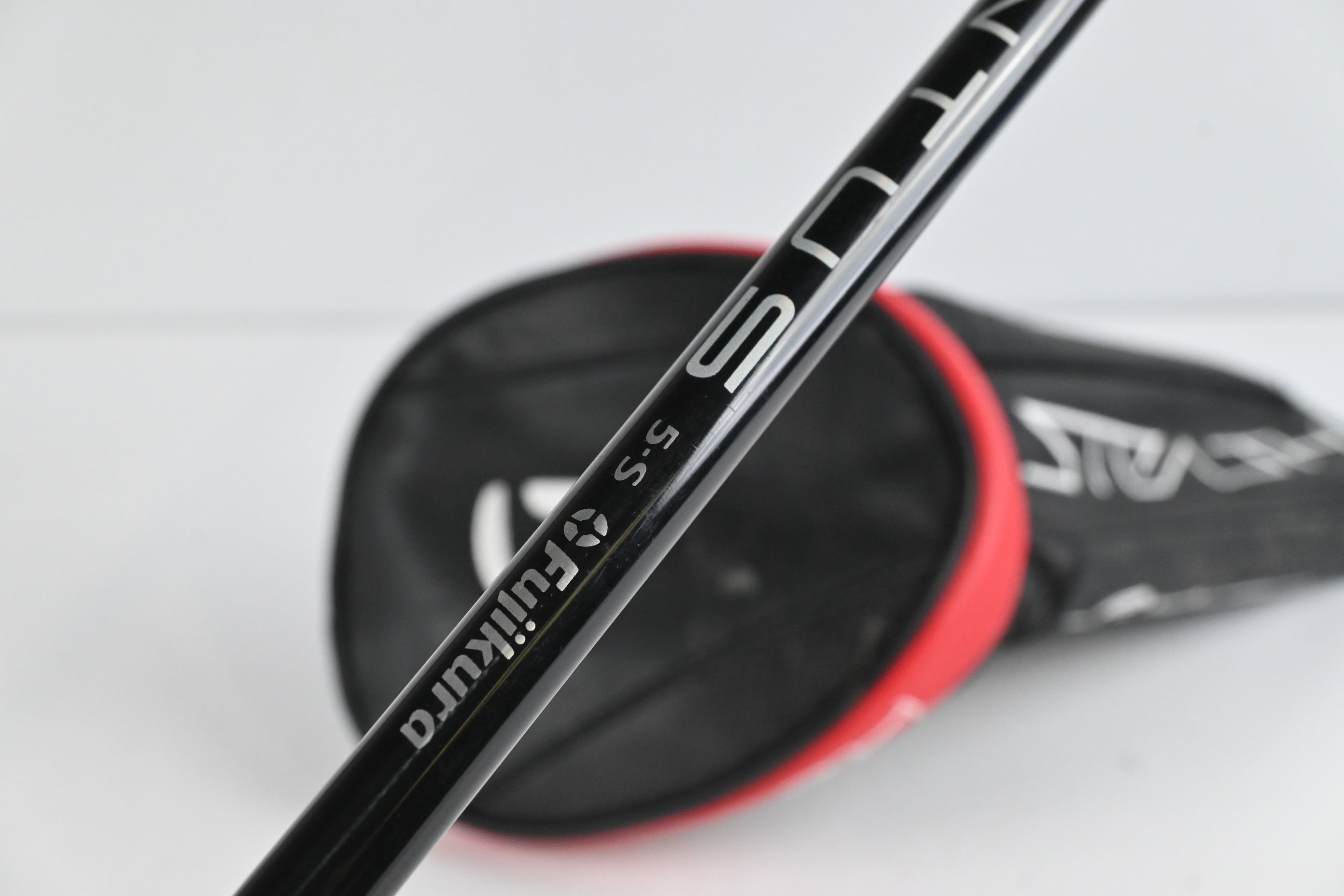 Taylormade Stealth Driver / 10.5 Degree / Stiff Flex Fujikura Ventus 5 Shaft