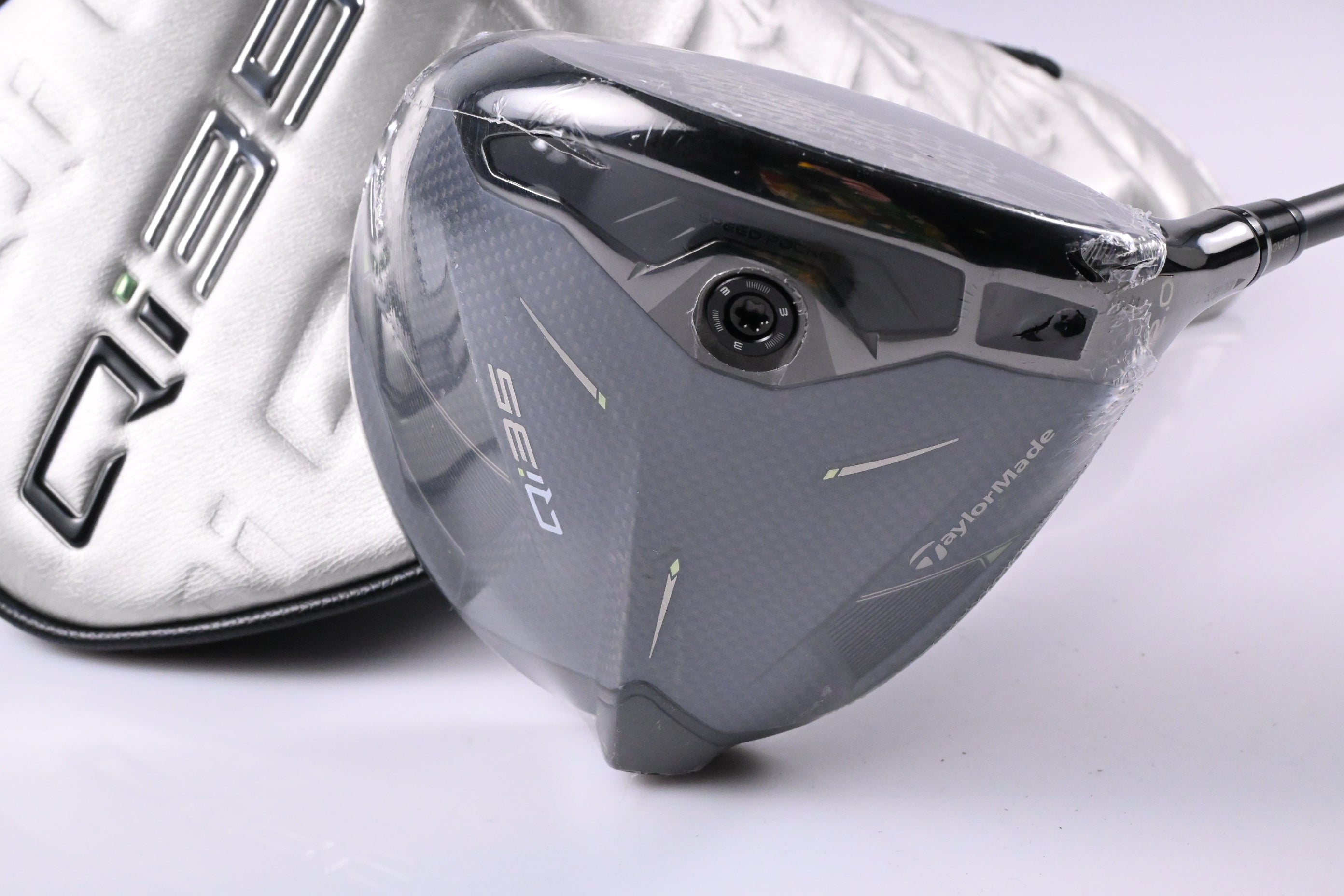 Taylormade Qi35 Driver / 12 Degree / Regular Flex Vanquish 5 Shaft