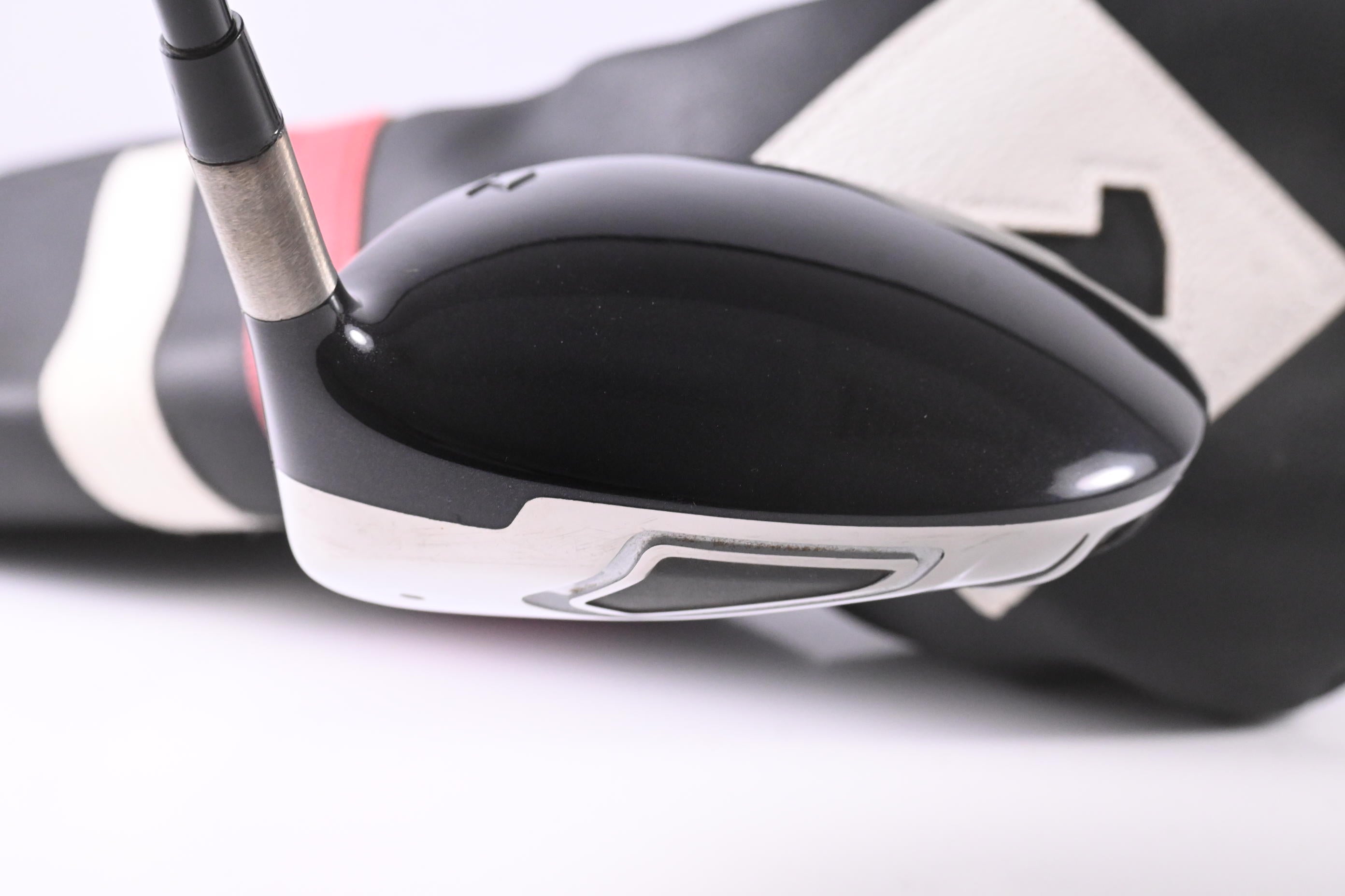 Titleist 909 D2 Driver / 8.5 Degree / Regular Flex Tour AD YSQ ST 65 Shaft