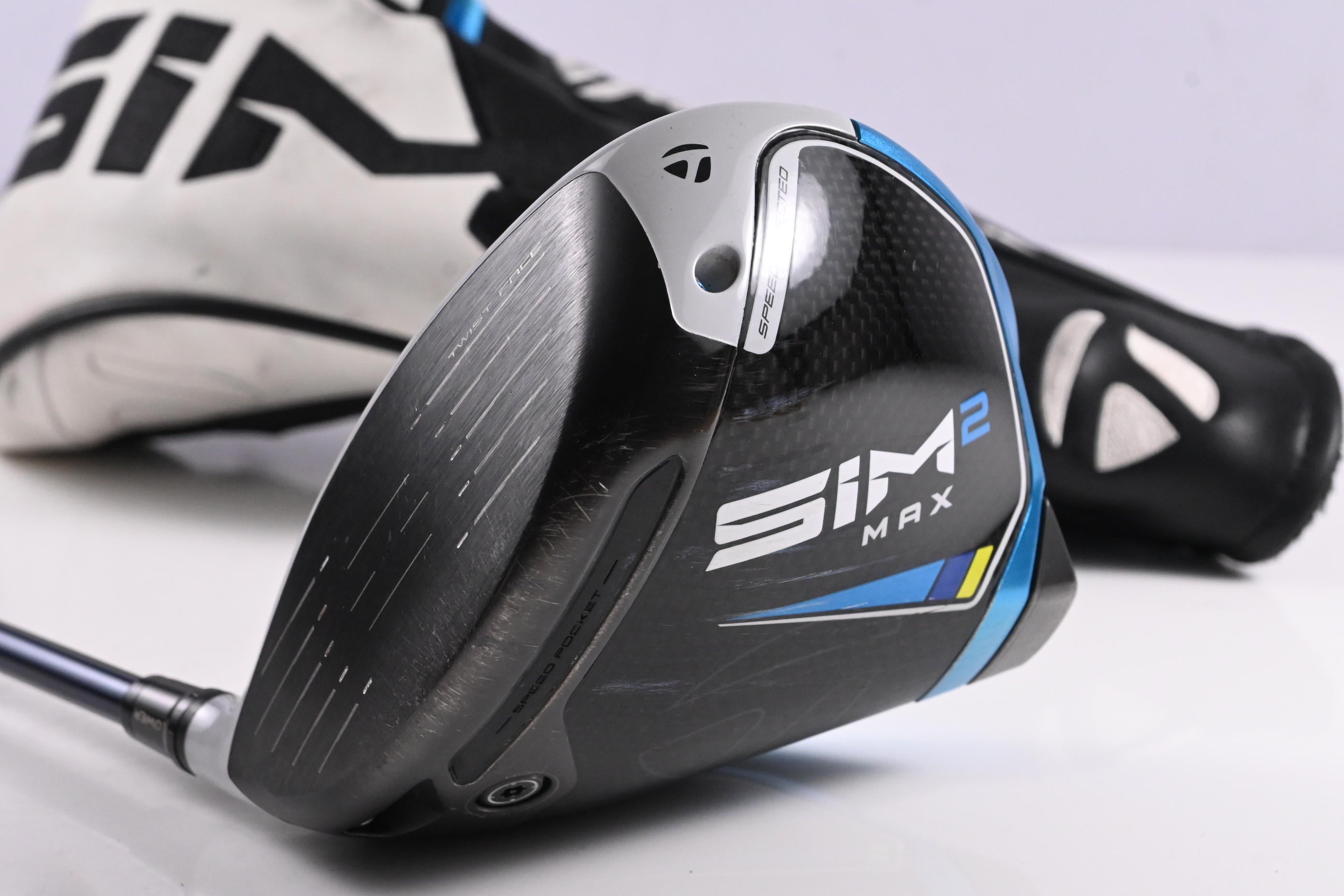 Taylormade SIM2 Max Driver / 10.5 Degree / Regular Flex Ventus Blue 5 Shaft