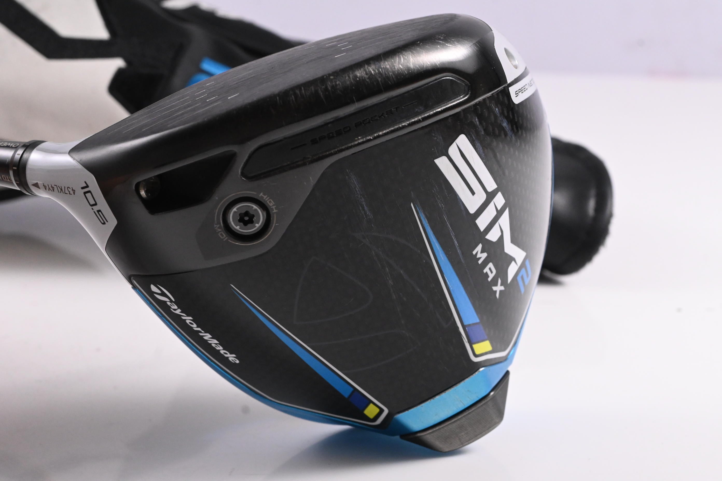 Taylormade SIM2 Max Driver / 10.5 Degree / Regular Flex Ventus Blue 5 Shaft