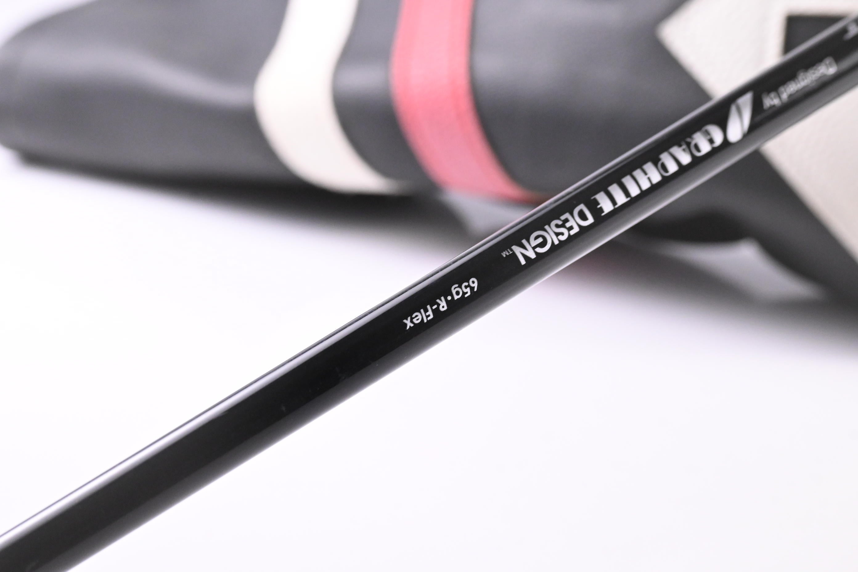Titleist 909 D2 Driver / 8.5 Degree / Regular Flex Tour AD YSQ ST 65 Shaft