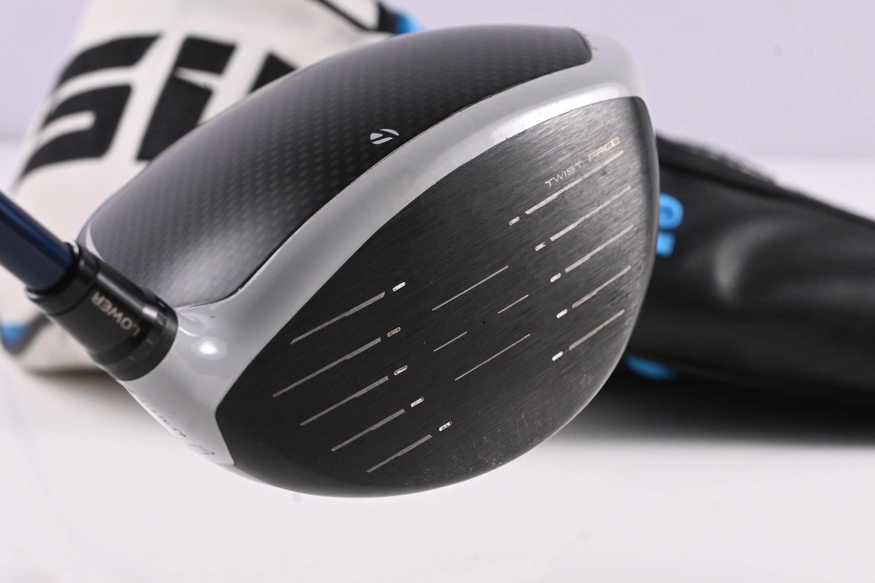 Taylormade SIM2 Max Driver / 10.5 Degree / Regular Flex Ventus Blue 5 Shaft