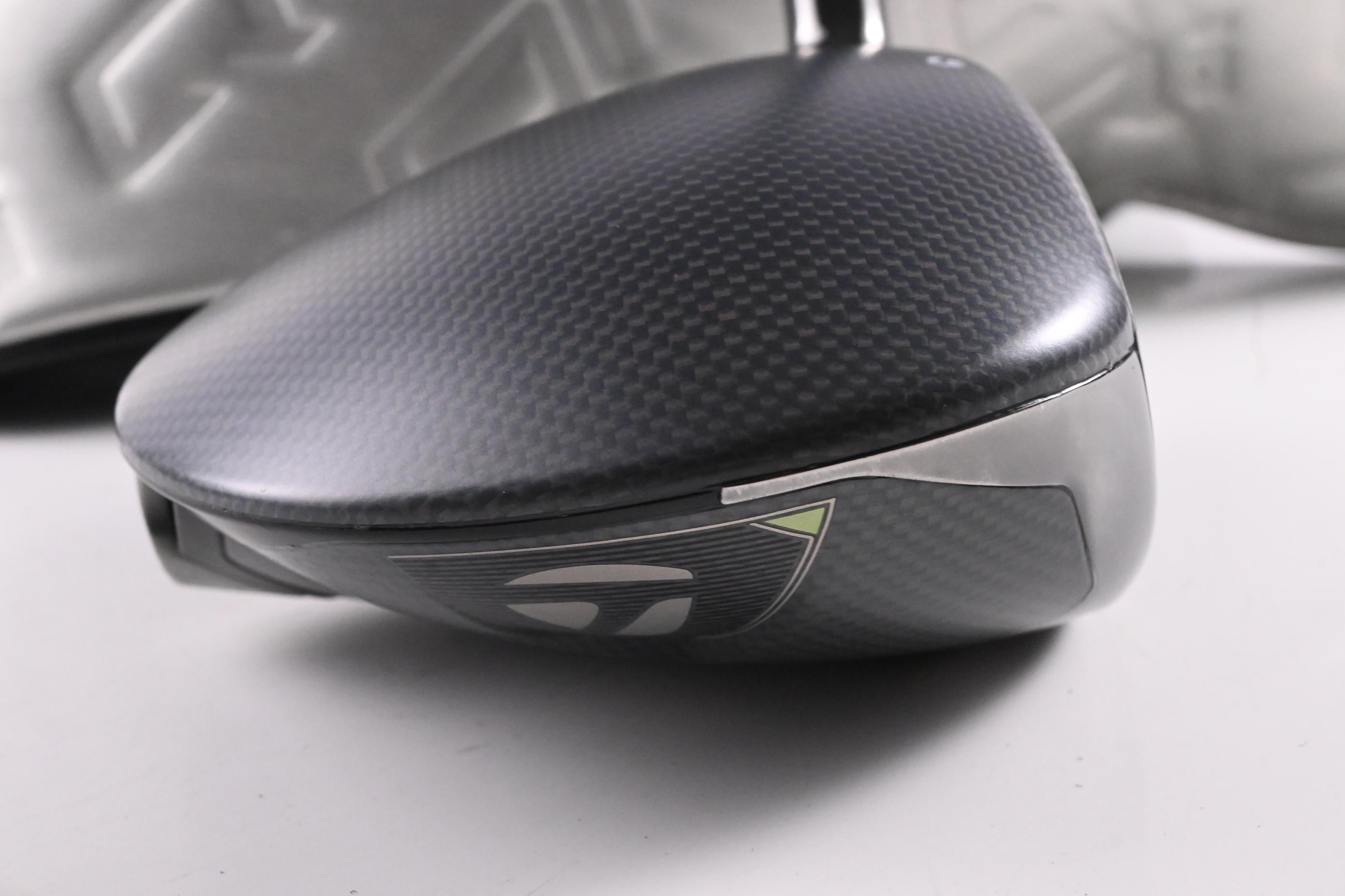 Taylormade Qi35 LS Driver / 9 Degree / Stiff Flex Kai'Li Dark Waves White 60