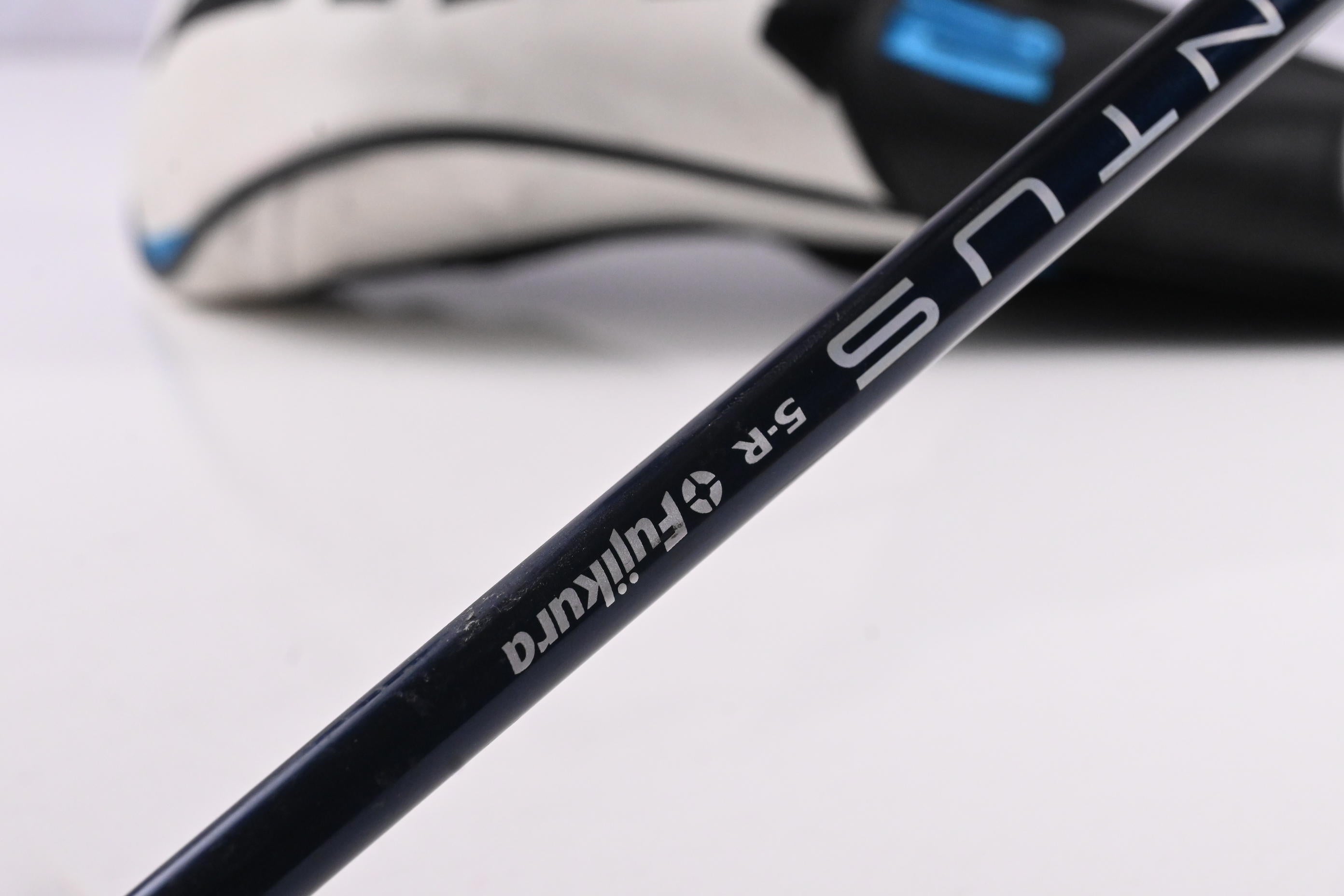 Taylormade SIM2 Max Driver / 10.5 Degree / Regular Flex Ventus Blue 5 Shaft