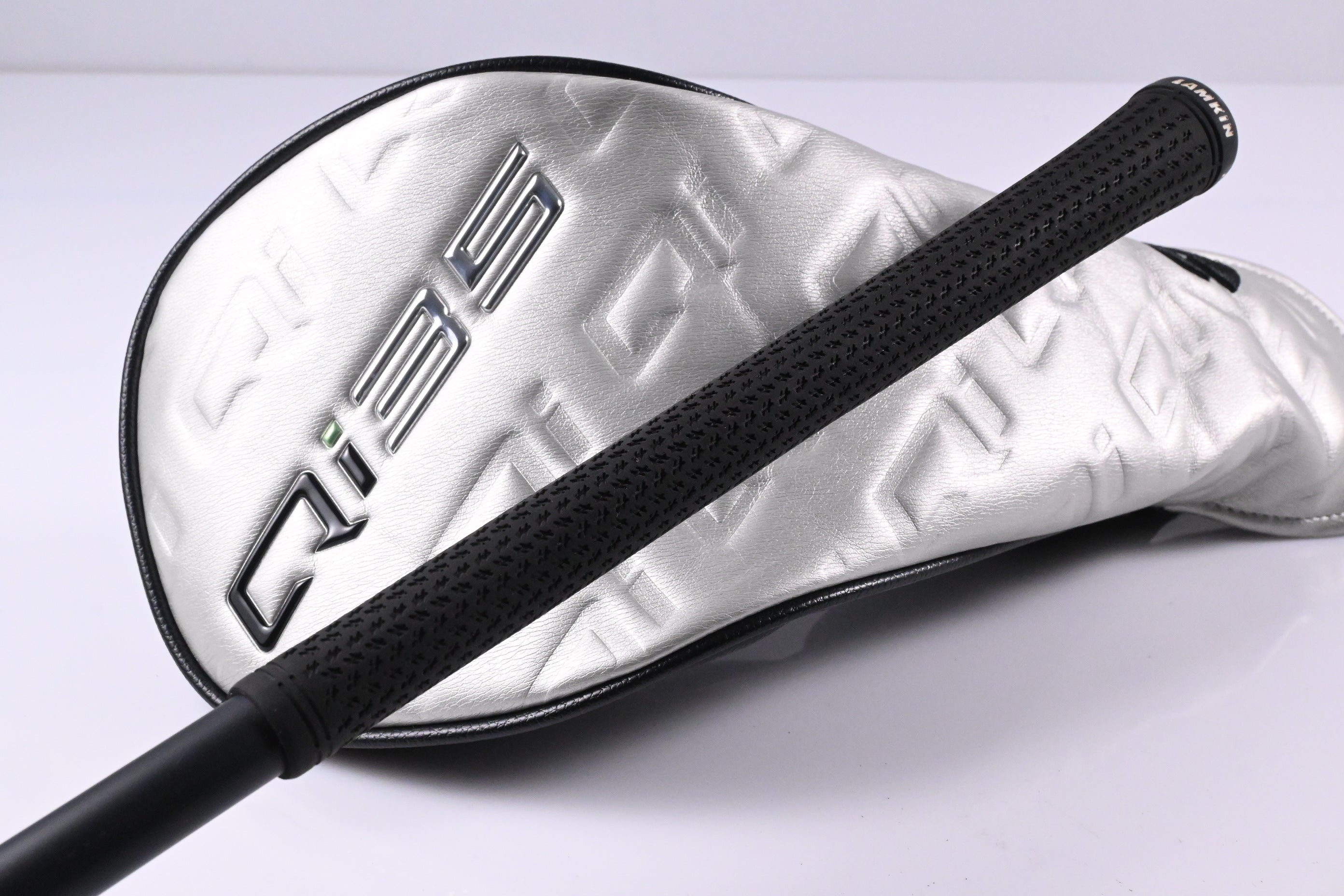 Taylormade Qi35 Driver / 12 Degree / Regular Flex Vanquish 5 Shaft