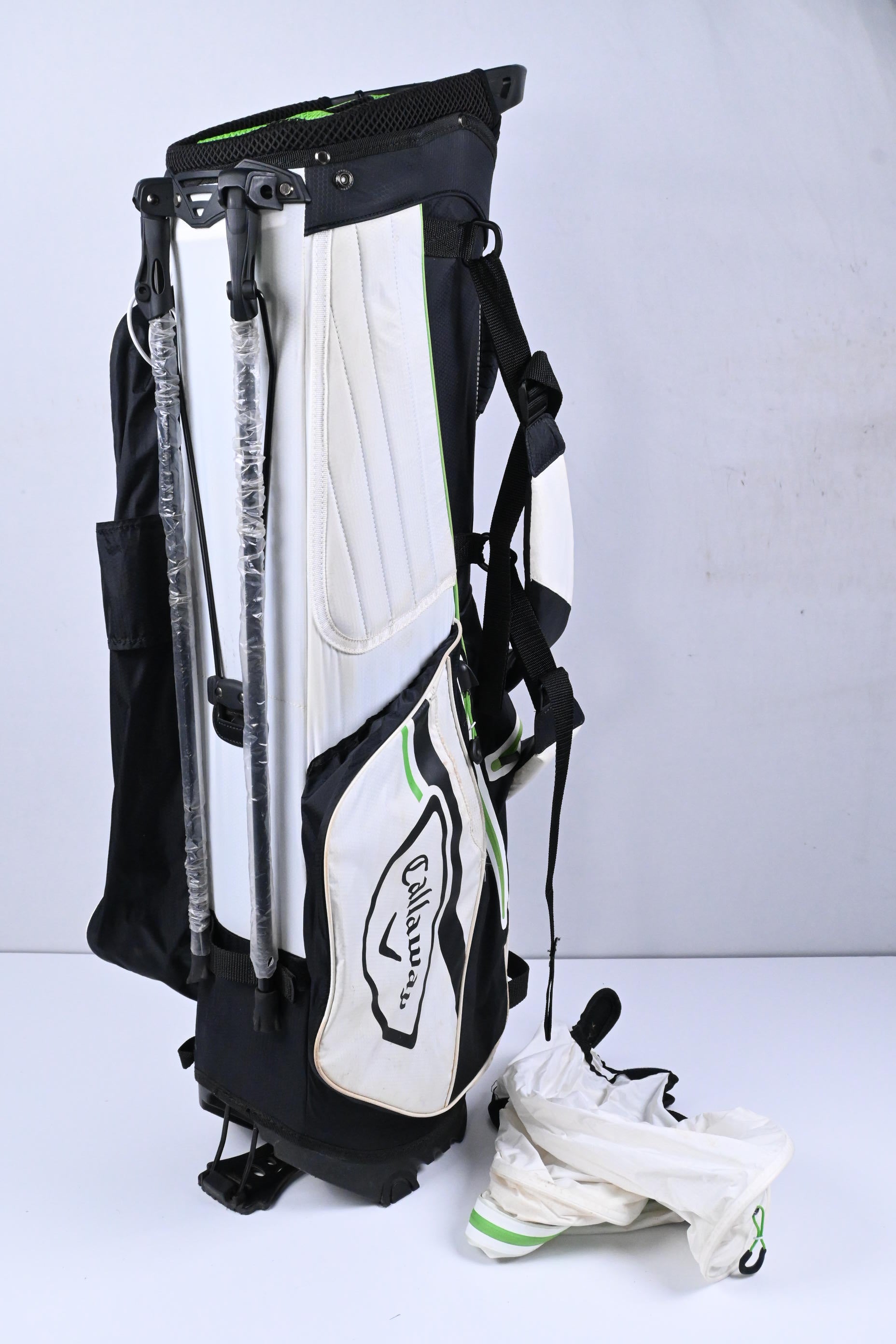 Callaway Chev Stand Bag / 4-Way Divider / White, Black & Green