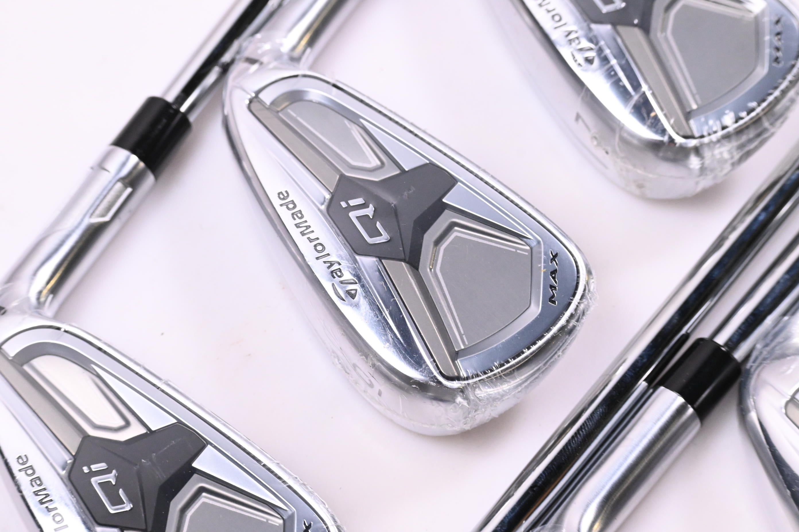 Taylormade Qi Max Irons / 5-PW+SW / Regular Flex KBS MAX MT 85 Shafts
