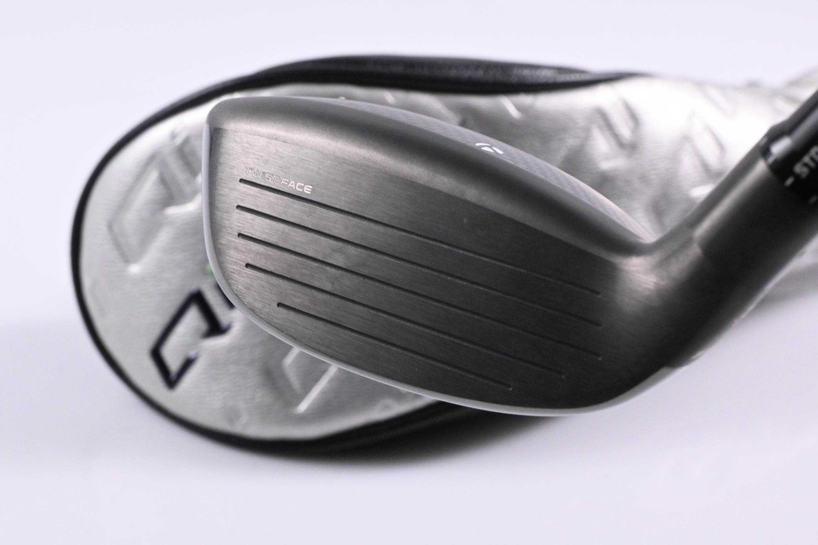 Taylormade Qi35 #4 Hybrid / 22 Degree / Regular Flex Fujikura Ventus Blue 6