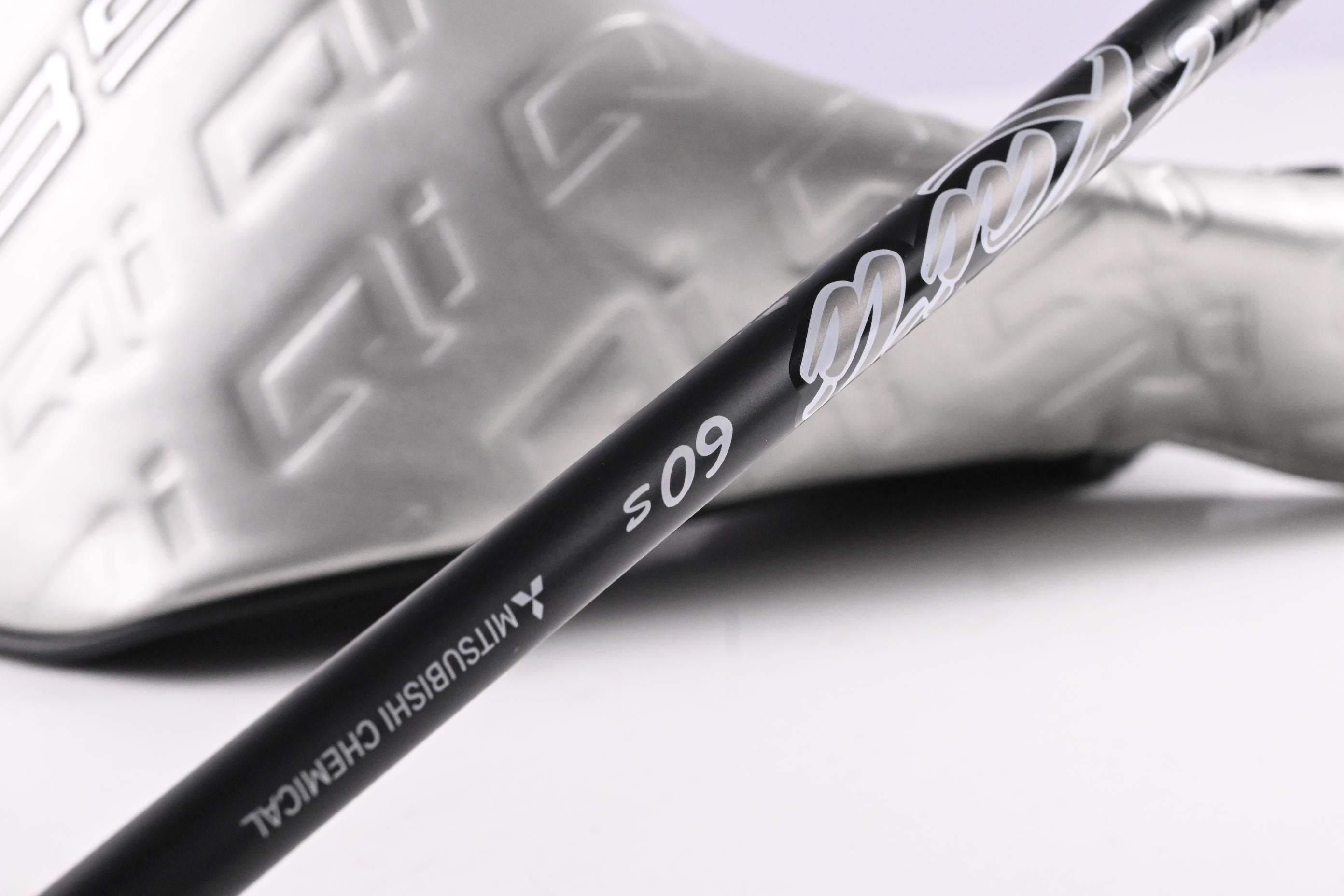 Taylormade Qi35 LS Driver / 9 Degree / Stiff Flex Kai'Li Dark Waves White 60