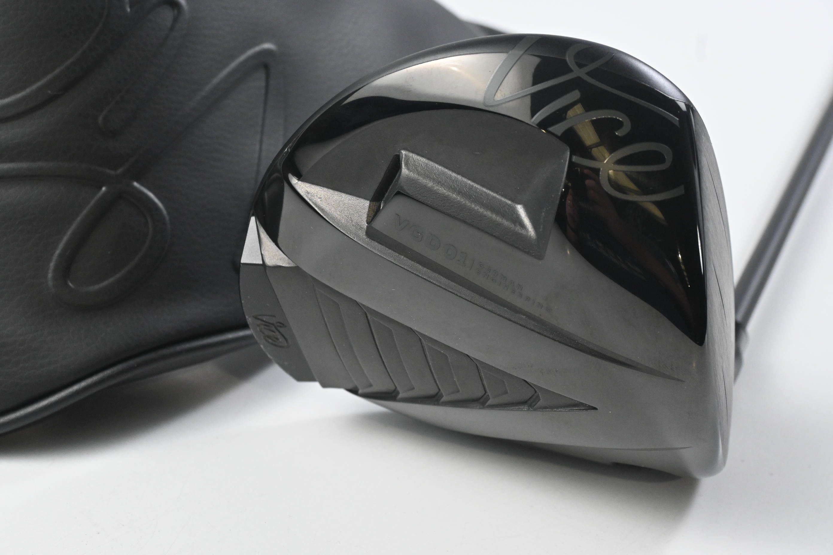 Vice Golf VGD01 Driver / 10.5 Degree / Regular Flex Aldila Shadow Black Whiz 55w