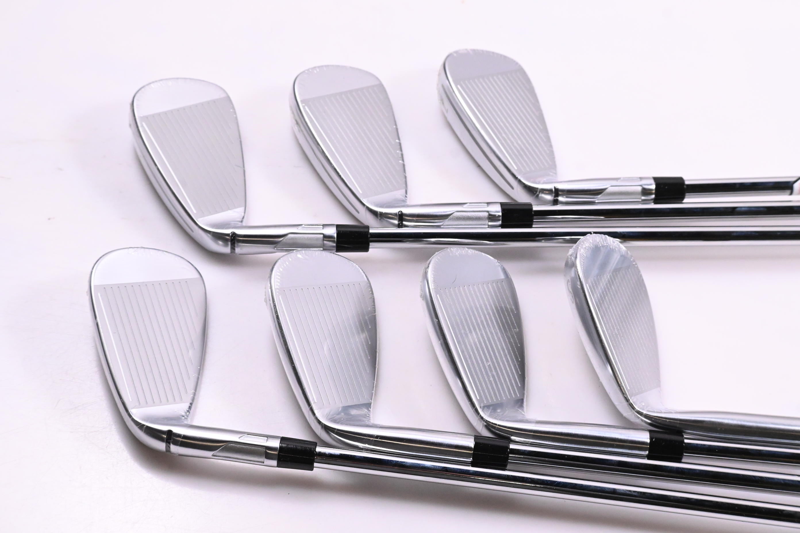 Taylormade Qi Max Irons / 5-PW+SW / Regular Flex KBS MAX MT 85 Shafts
