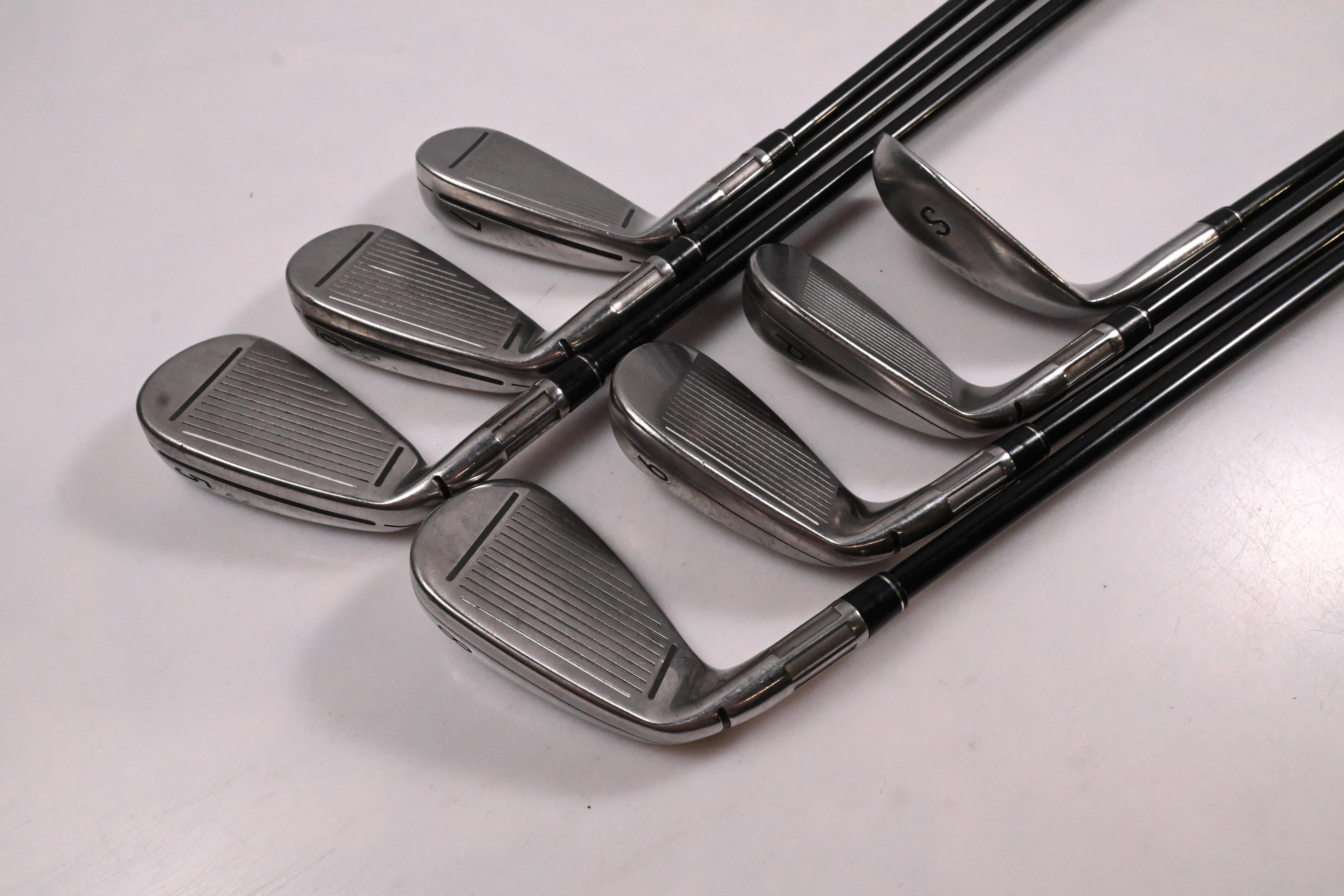 Taylormade M4 Irons / 5-PW+SW / Regular Flex Fujikura Atmos Red 6 Shafts