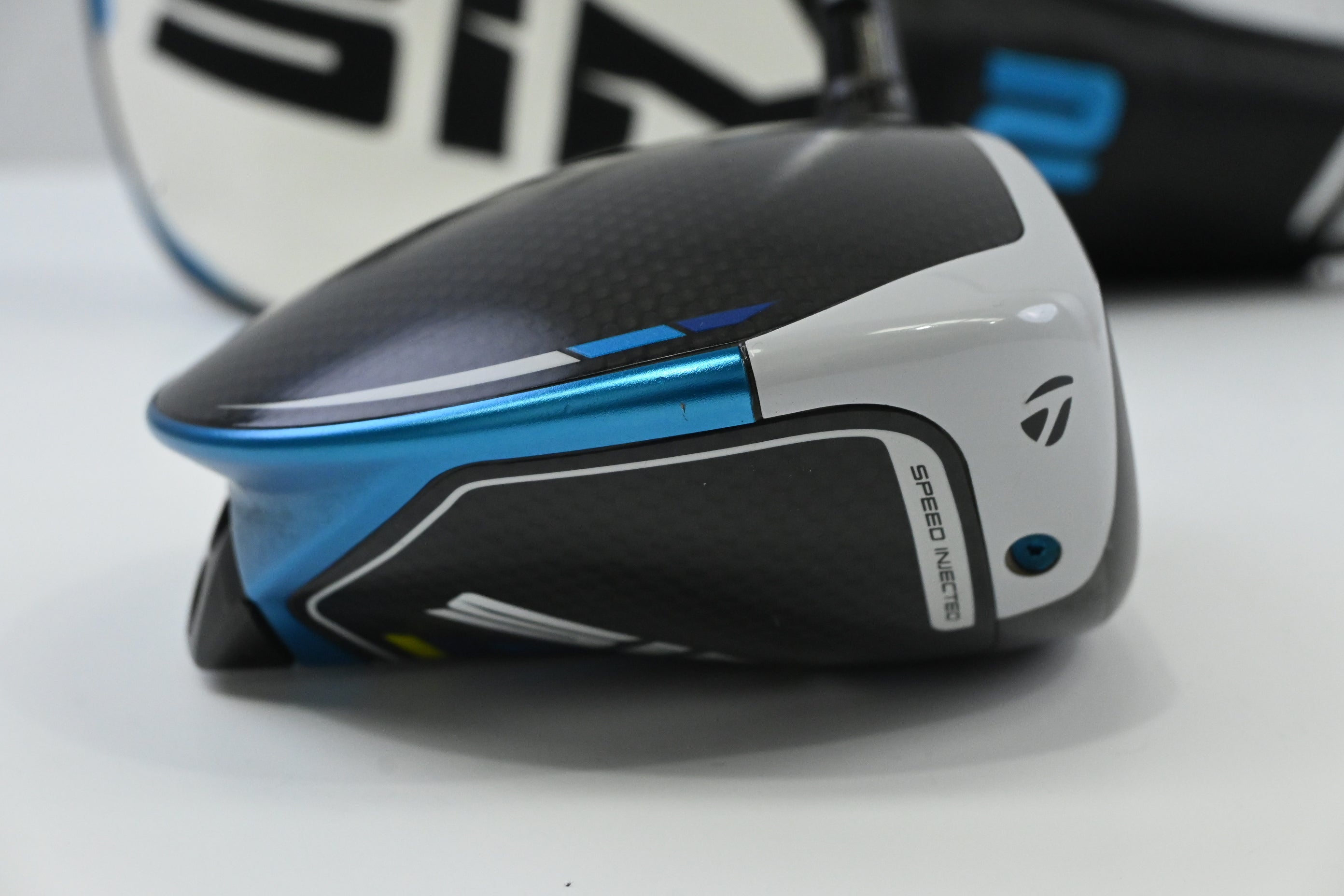 Taylormade SIM2 Max Driver / 10.5 Degree / Stiff Flex Kuro Kage Silver 60 Shaft