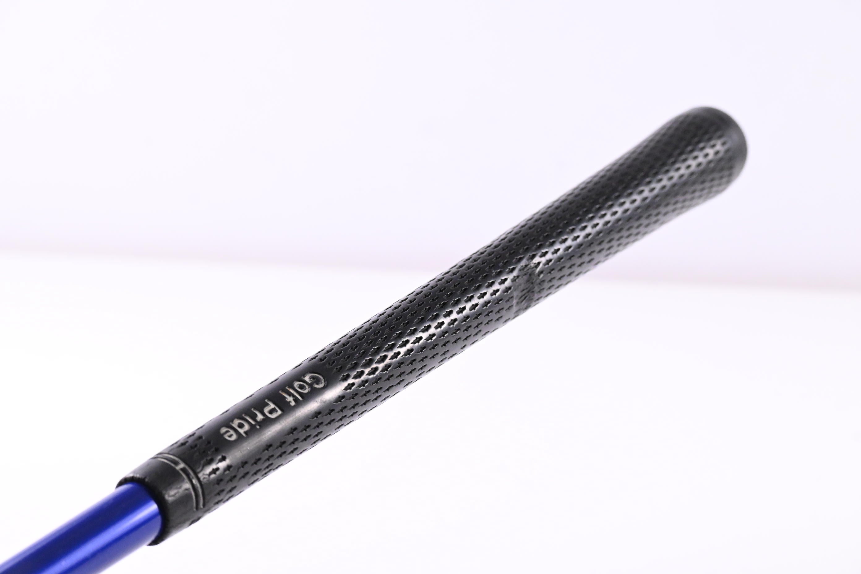 Titleist 907 D2 Driver / 7.5 Degree / X-Flex Graphite Design YS-7 Shaft