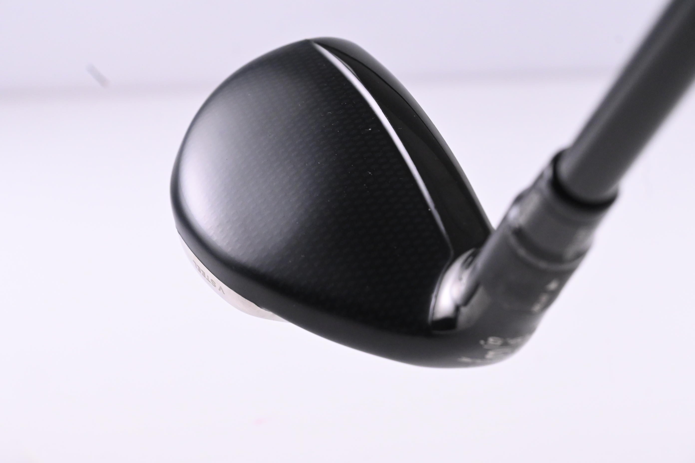 Taylormade Stealth Plus #3 Hybrid / 19.5 Degree / Regular Flex HZRDUS Smoke RDX Red 80