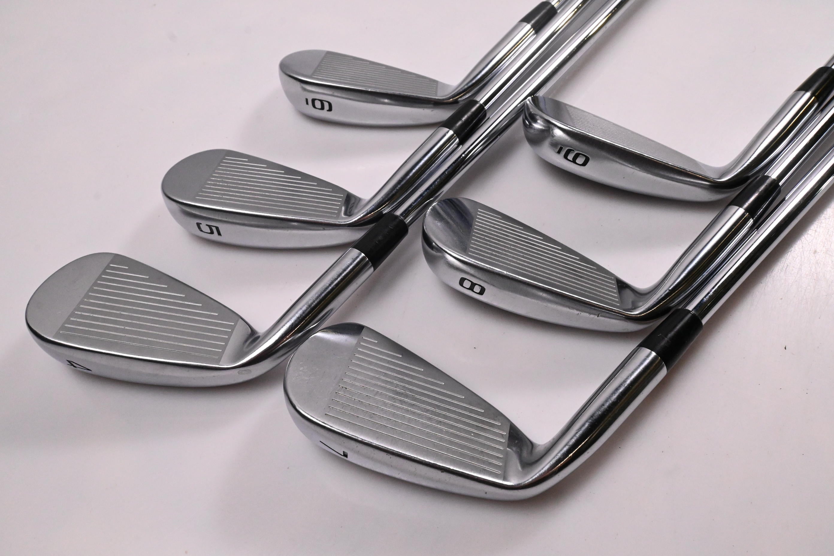 Mizuno JPX 825 Irons / 4-9i / Regular Flex Dynalite Gold XP R300 Shafts