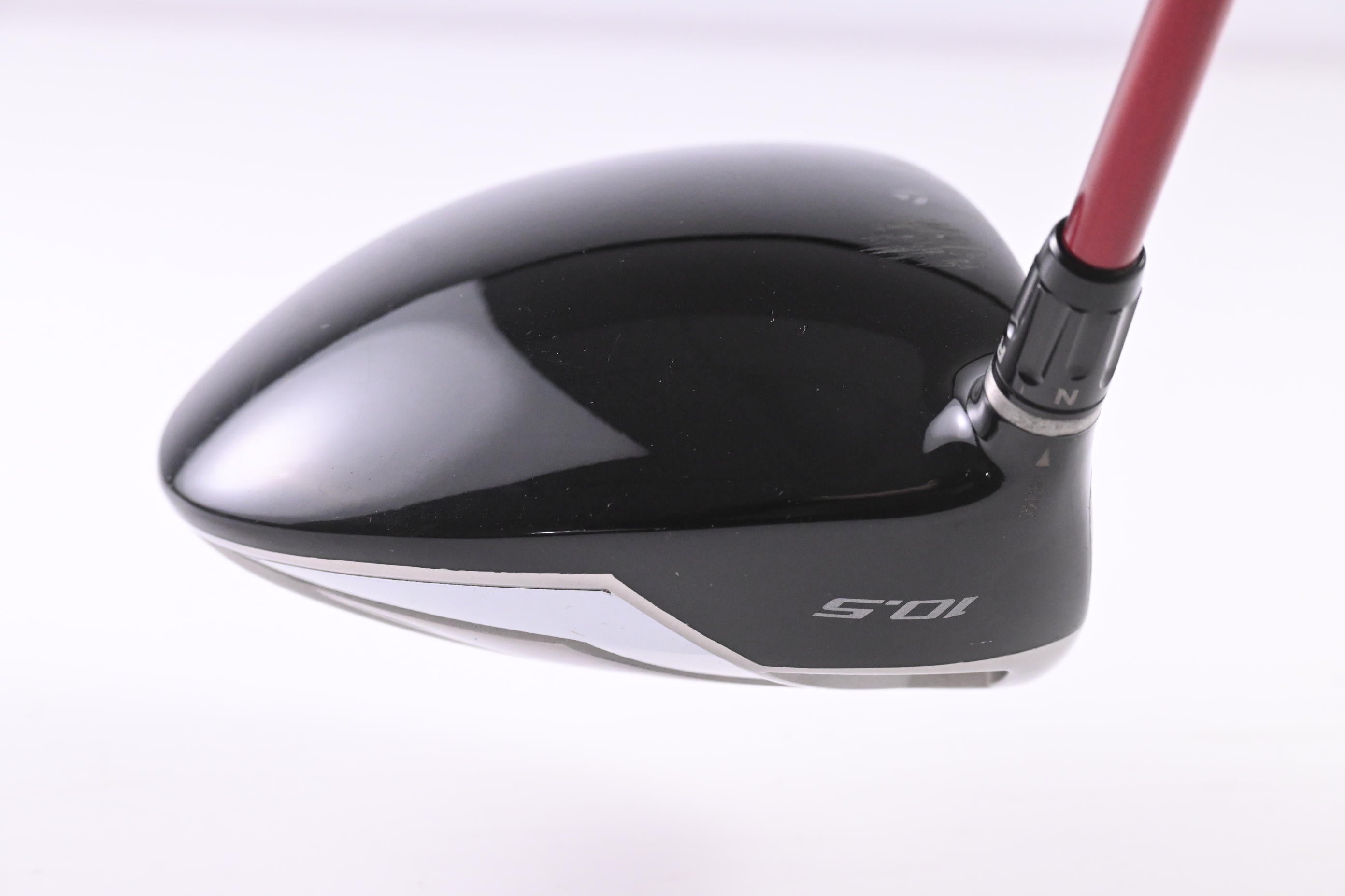 Left Hand Taylormade R9 460 Driver / 10.5 Degree / Regular Flex Aldila REAX 60