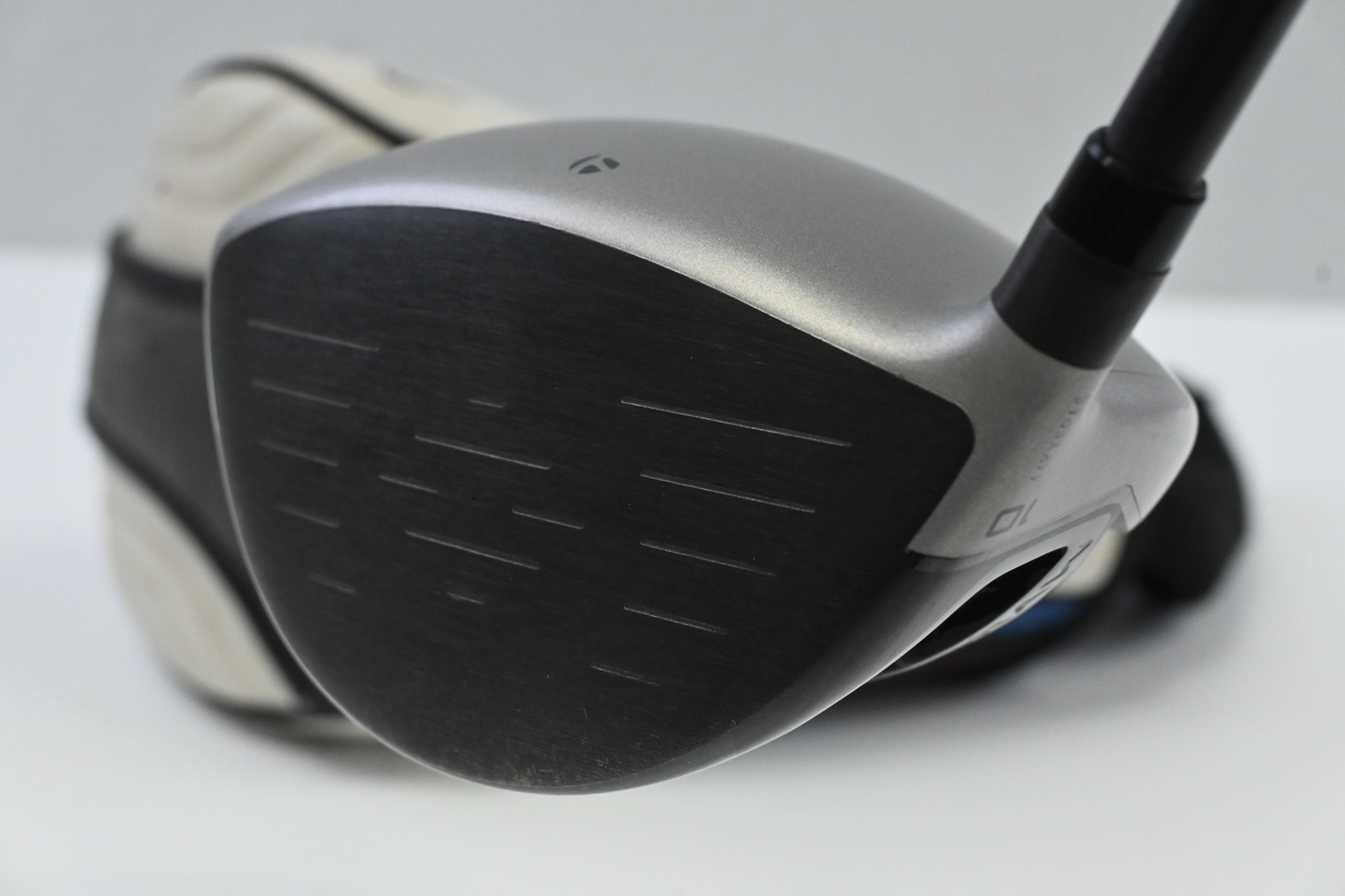 Taylormade SLDR-S Driver / 10 Degree / Stiff Flex Fujikura Speeder 57 Shaft