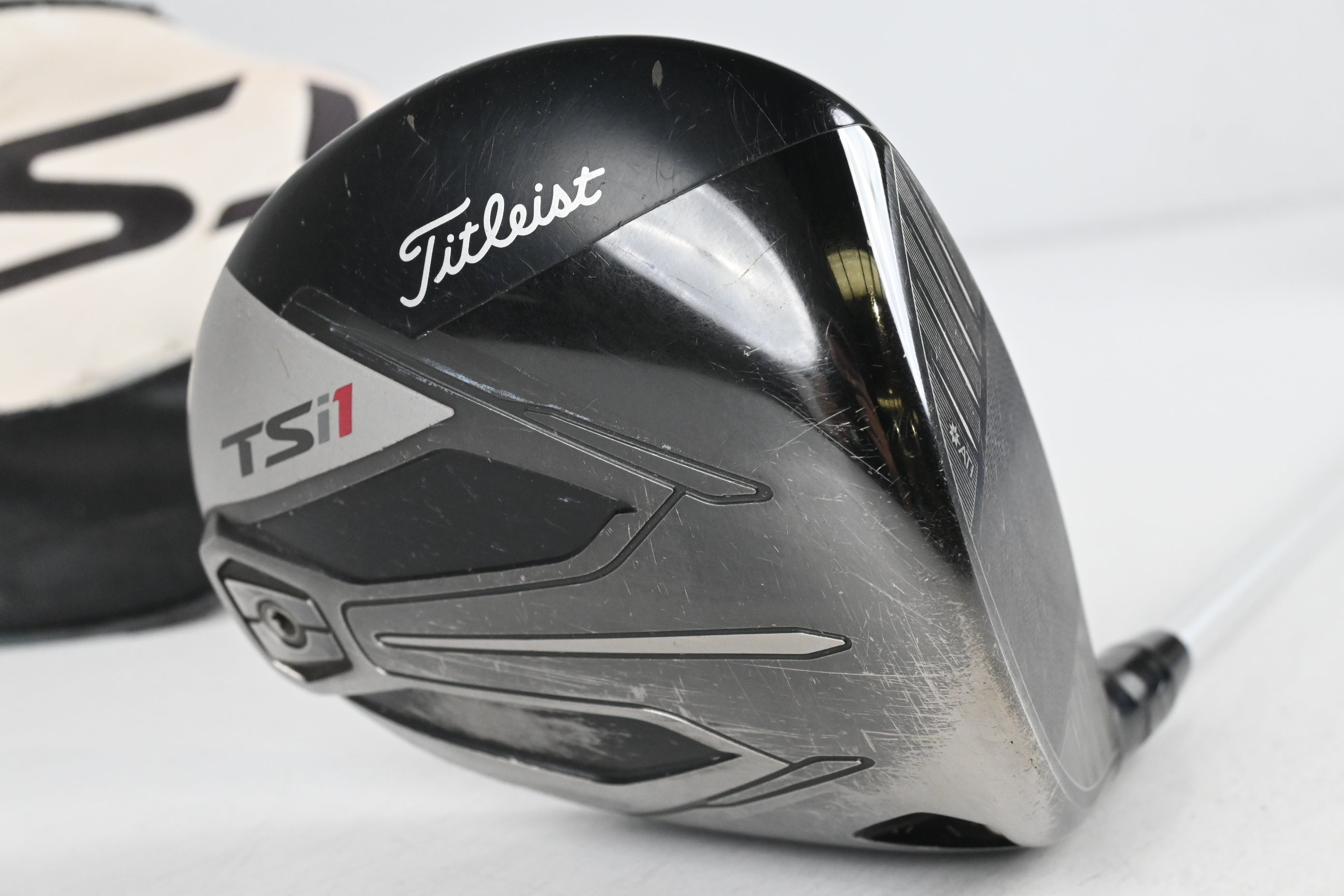 Titleist TSi1 Driver / 10 Degree / Regular Flex Aldila Ascent 40 Shaft