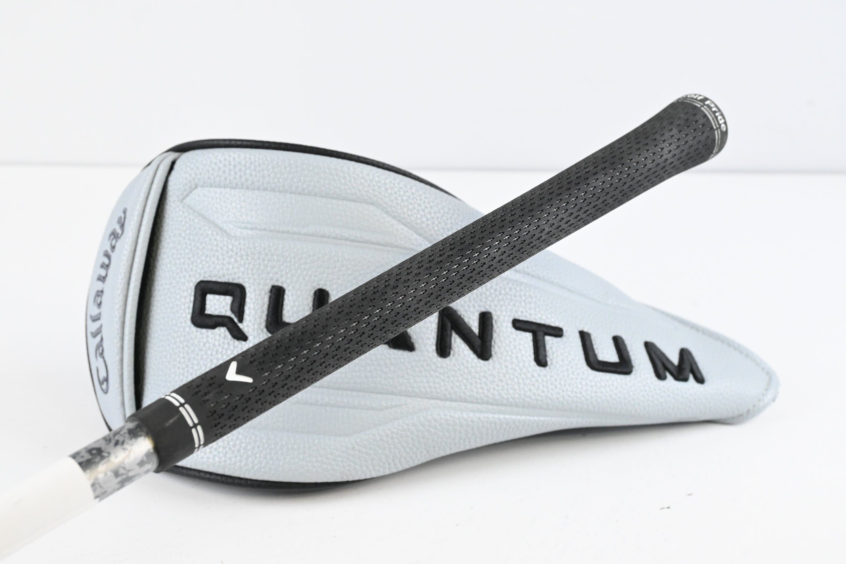 Callaway Quantum Max Driver / 10.5 Degree / Regular Flex Denali Frost Silver 50