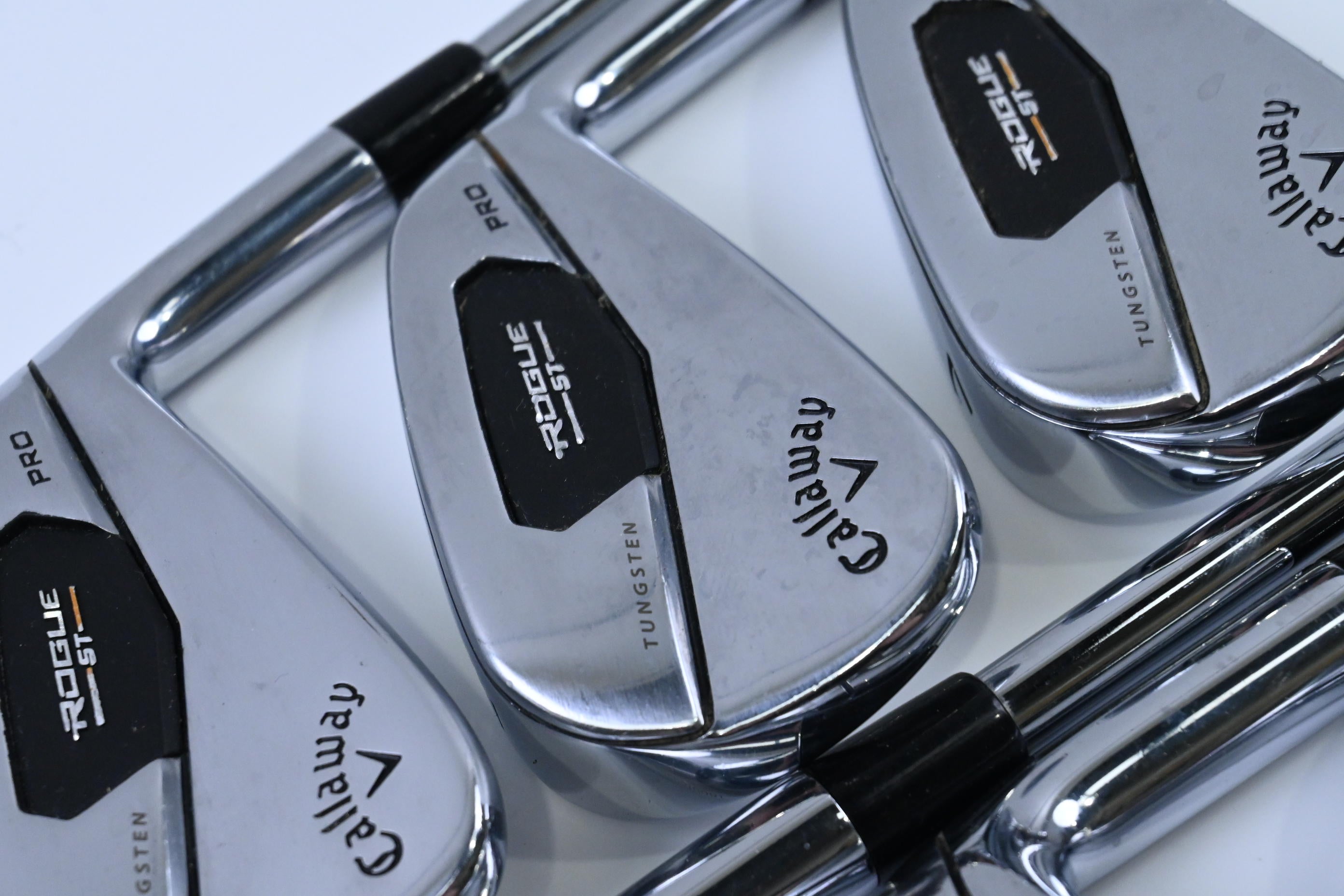 Callaway Rogue ST Pro Irons / 5-PW / Regular Flex Project X Rifle 105 Shafts