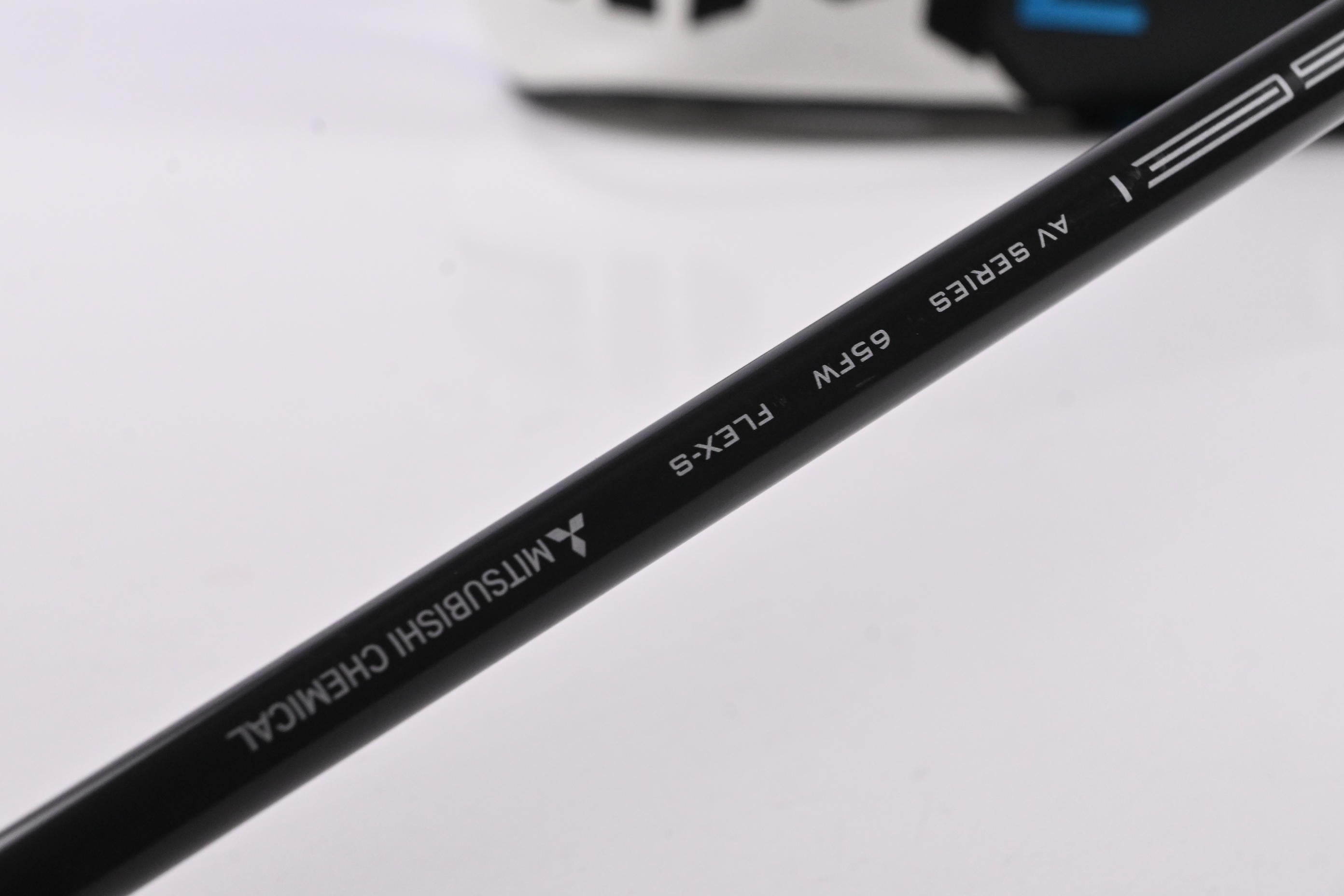 Taylormade SIM2 Ti #5 Wood / 19 Degree / Stiff Flex Tensei AV RAW Blue 65 Shaft