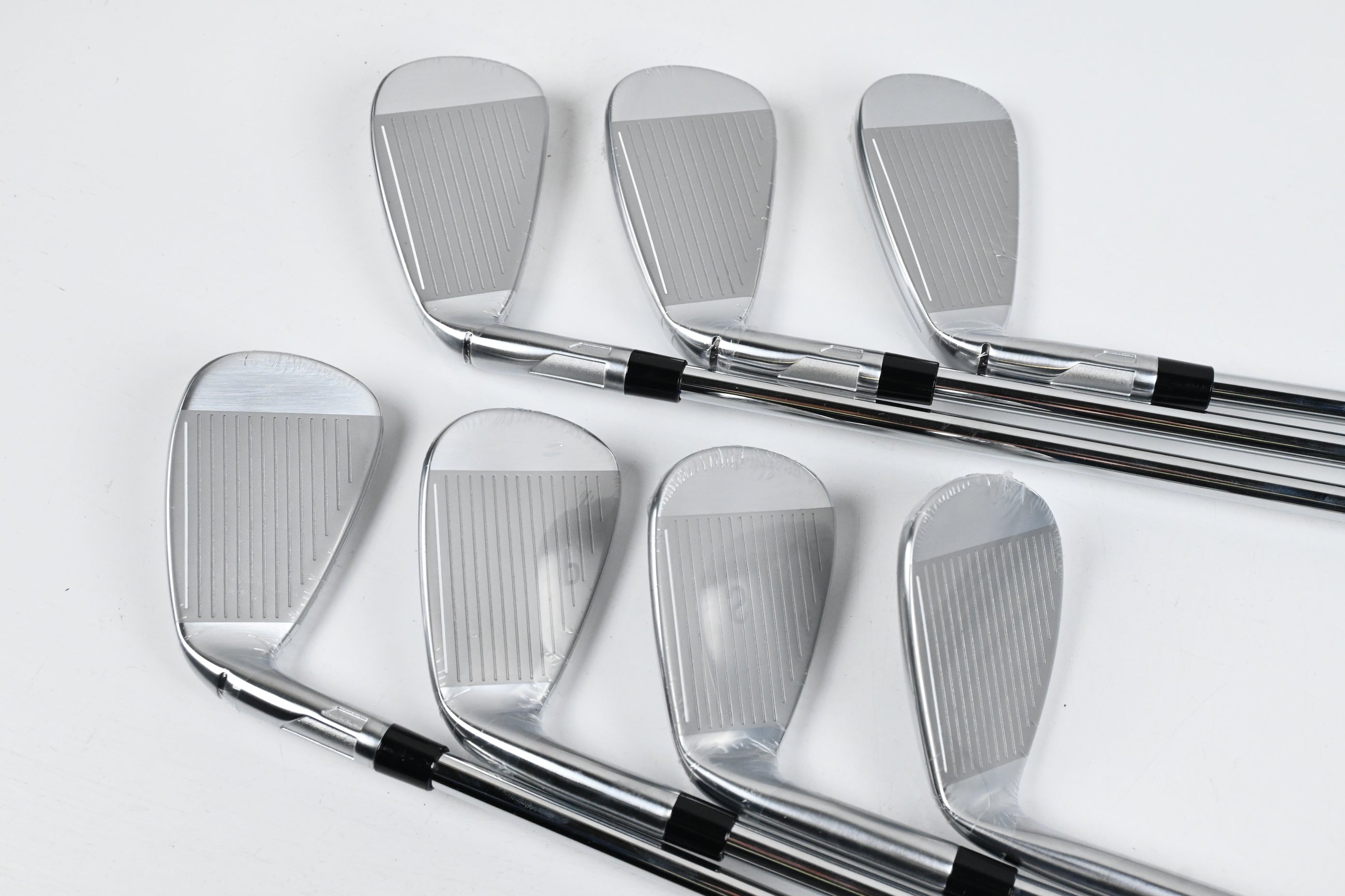 Taylormade Qi Max Irons / 5-PW+SW / Regular Flex KBS MAX MT 85 Shafts