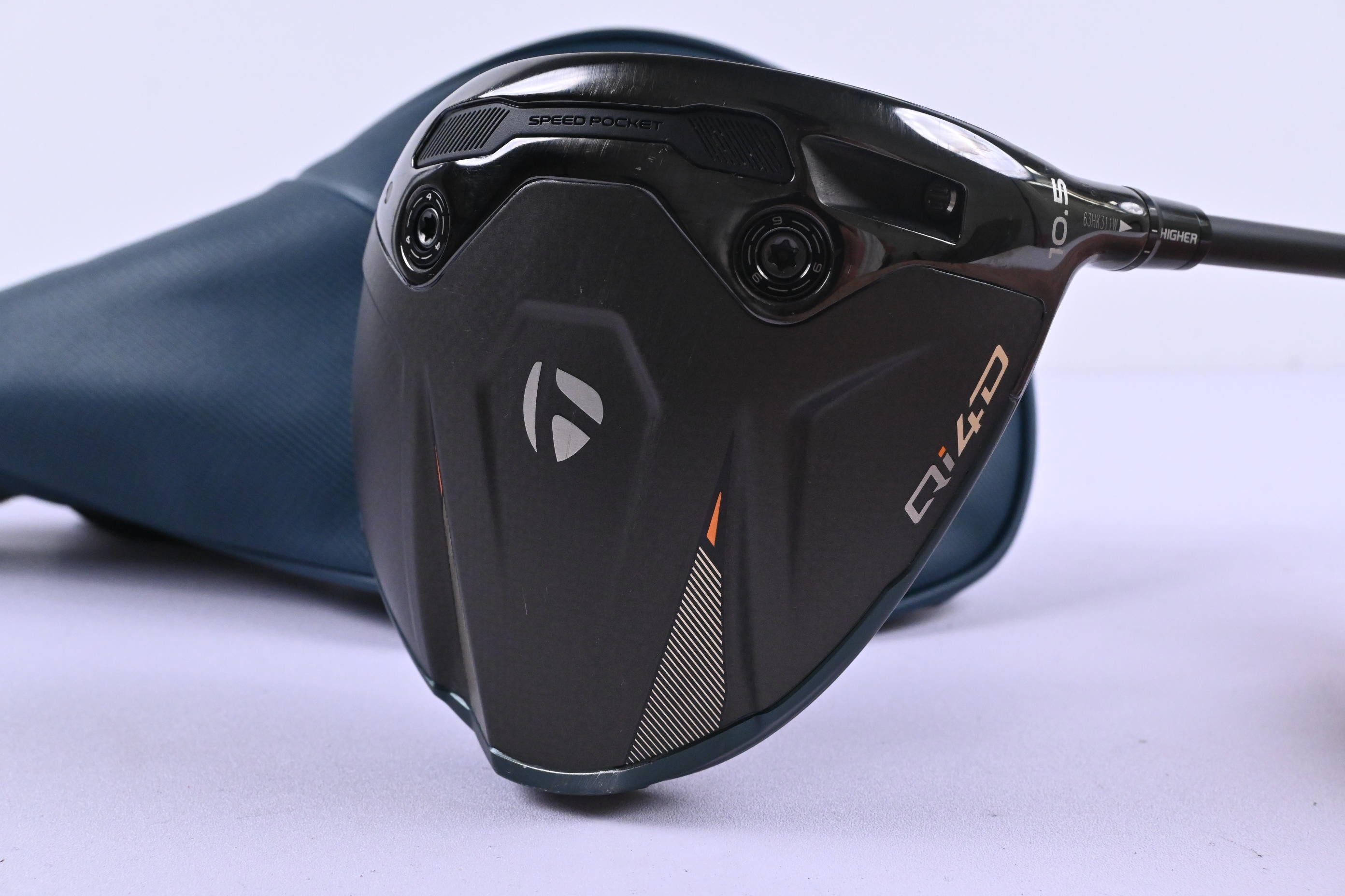 Taylormade Qi4D Driver / 10.5 Degree / Regular Flex REAX 50 Shaft