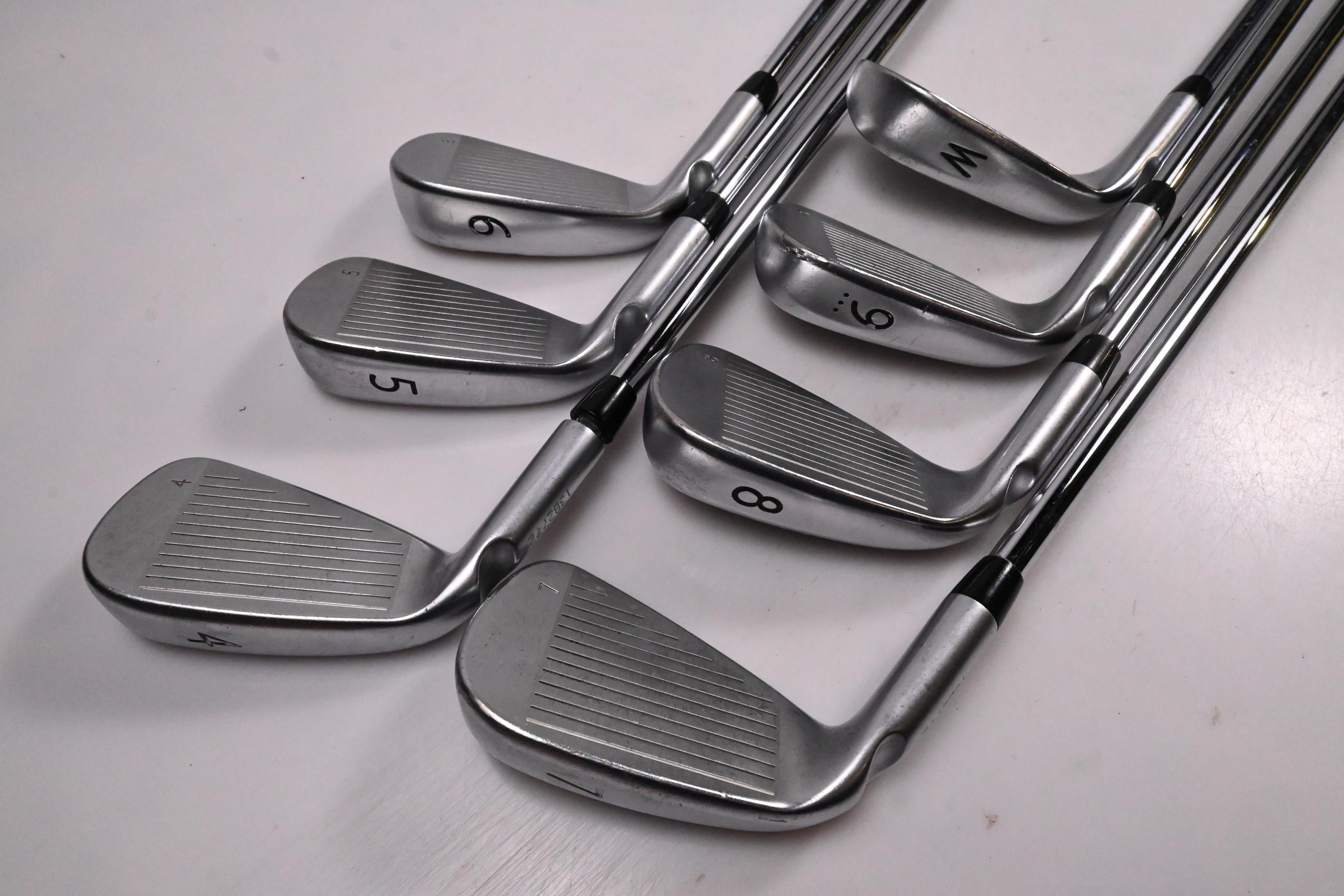 Ping i25 Irons / 4-PW / White Dot / Regular Flex Dynamic Gold R300 Shafts
