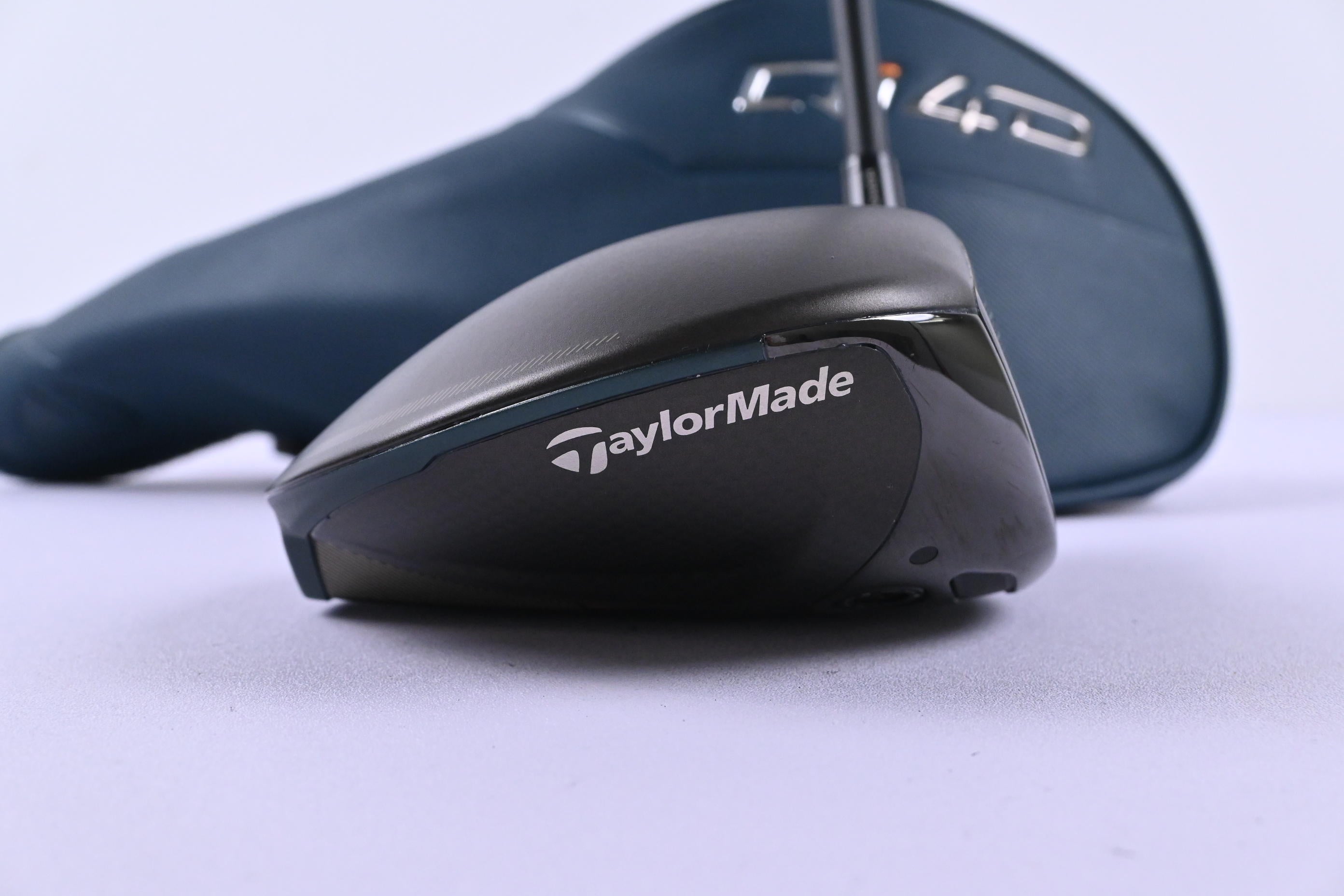 Taylormade Qi4D Driver / 10.5 Degree / Regular Flex REAX 50 Shaft