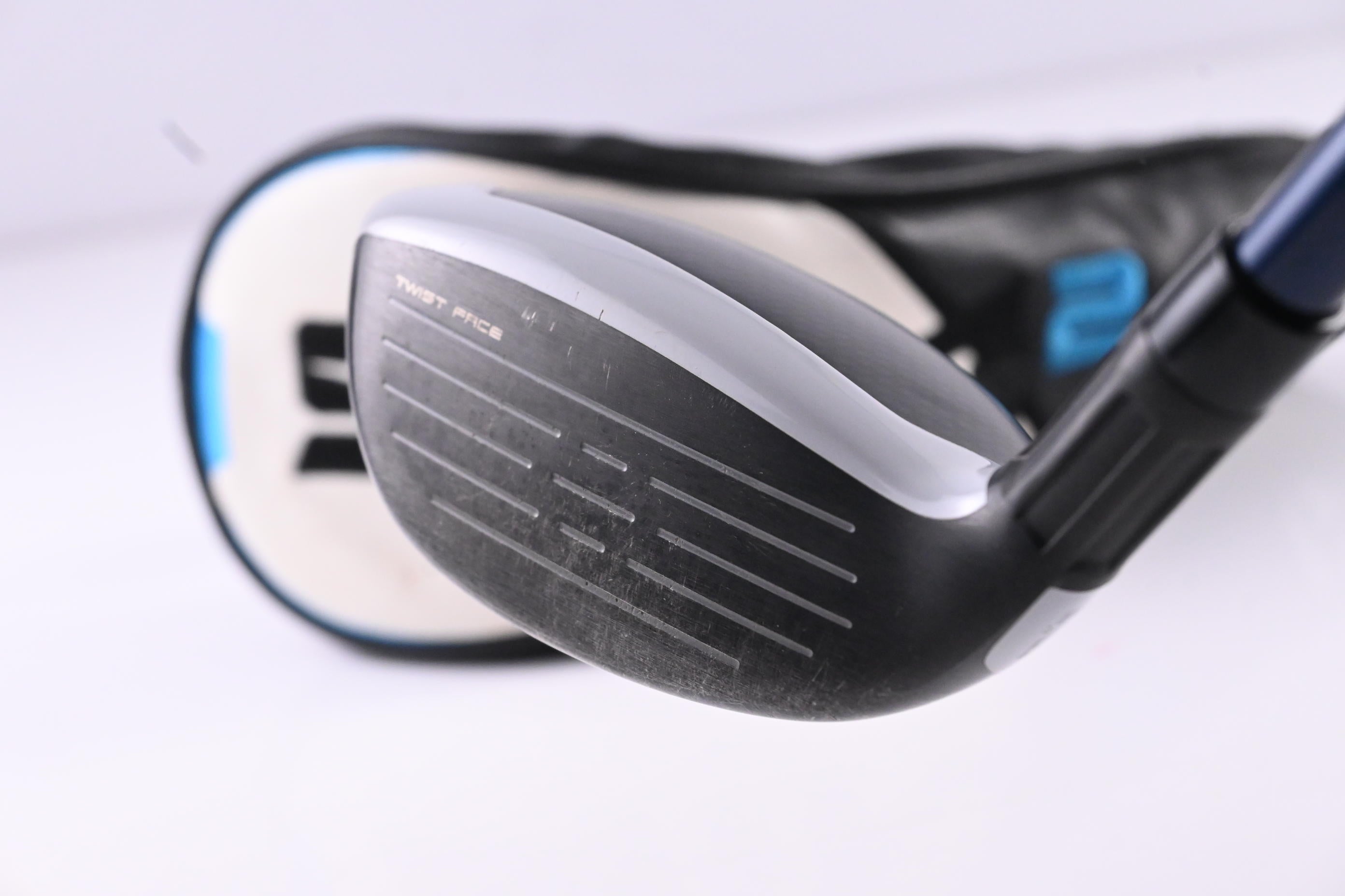Taylormade SIM2 Max #3 Hybrid / 19 Degree / Stiff Flex Ventus Blue 7 Shaft