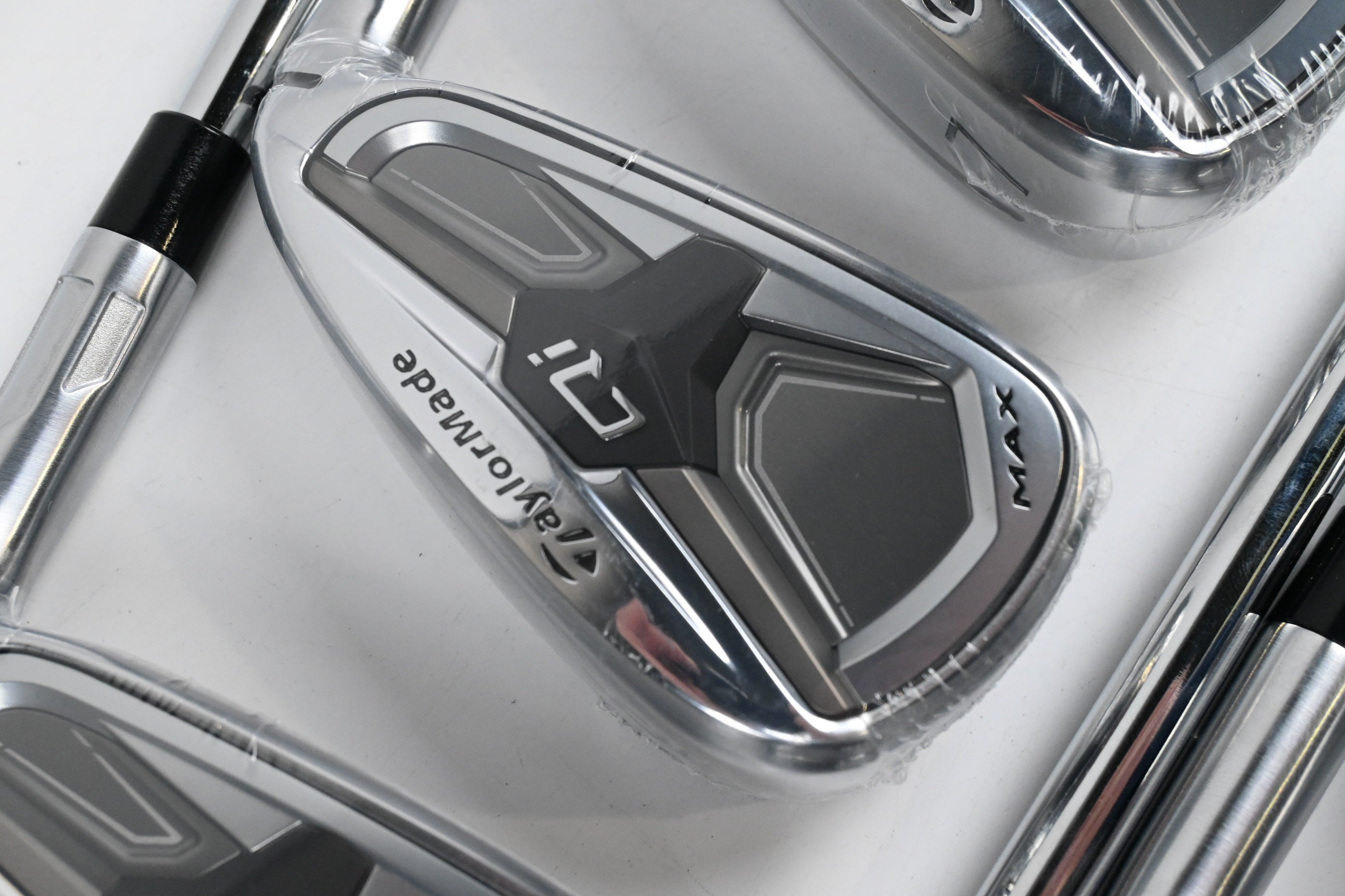 Taylormade Qi Max Irons / 5-PW+SW / Regular Flex KBS MAX MT 85 Shaft