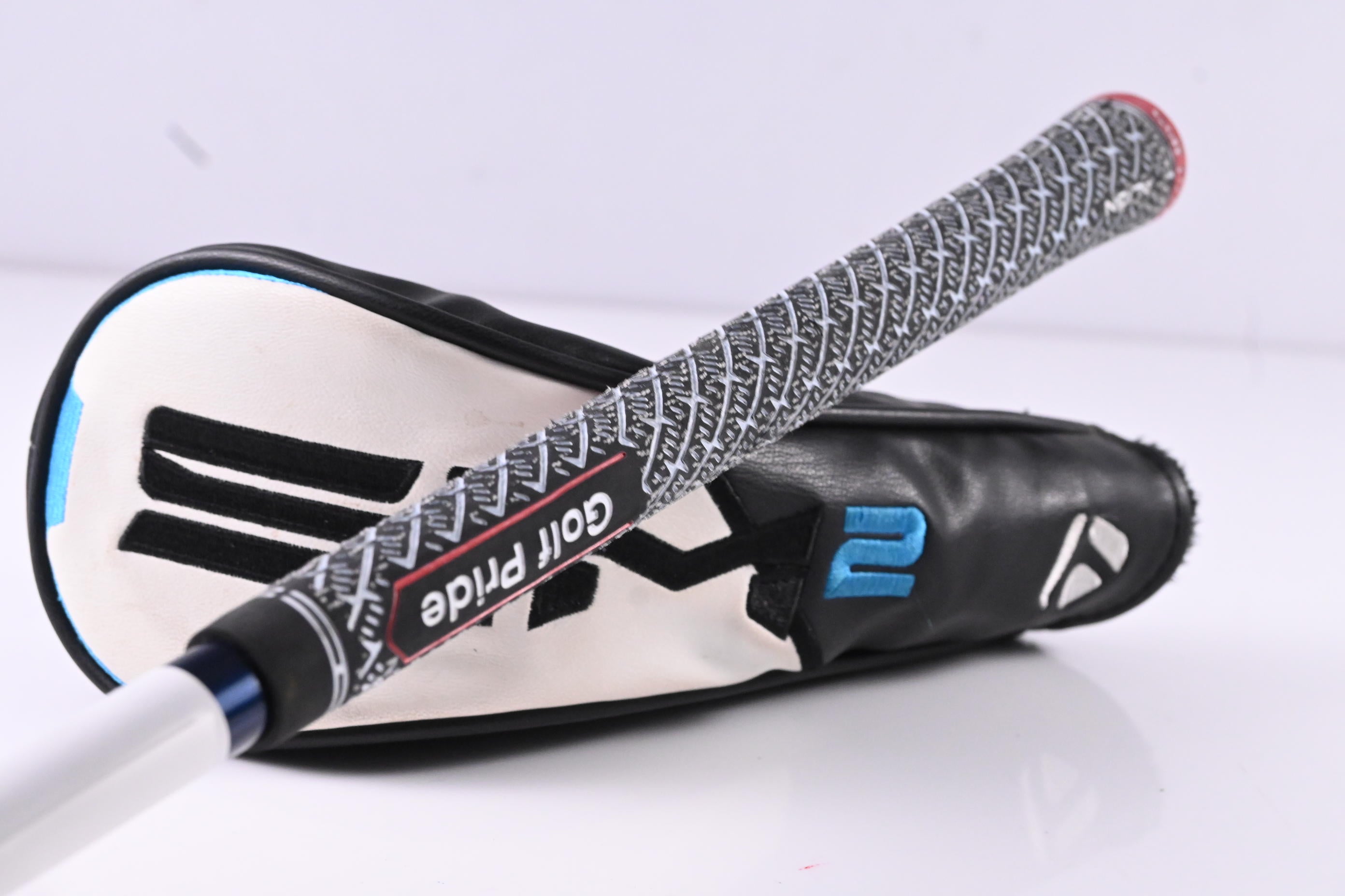 Taylormade SIM2 Max #3 Hybrid / 19 Degree / Stiff Flex Ventus Blue 7 Shaft