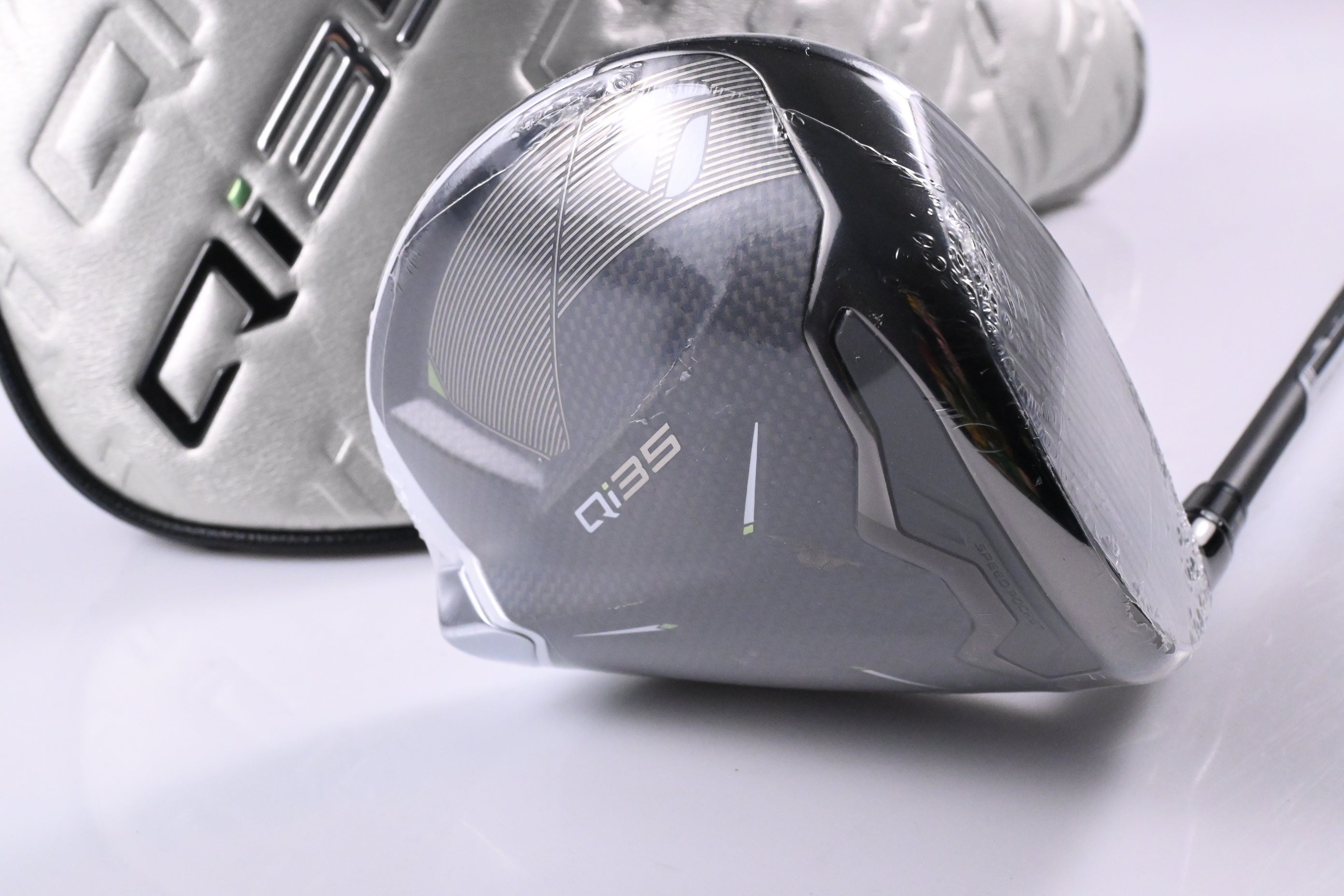 Taylormade Qi35 Max Lite Driver / 10.5 Degree / Regular Flex Vanquish 4 Shaft