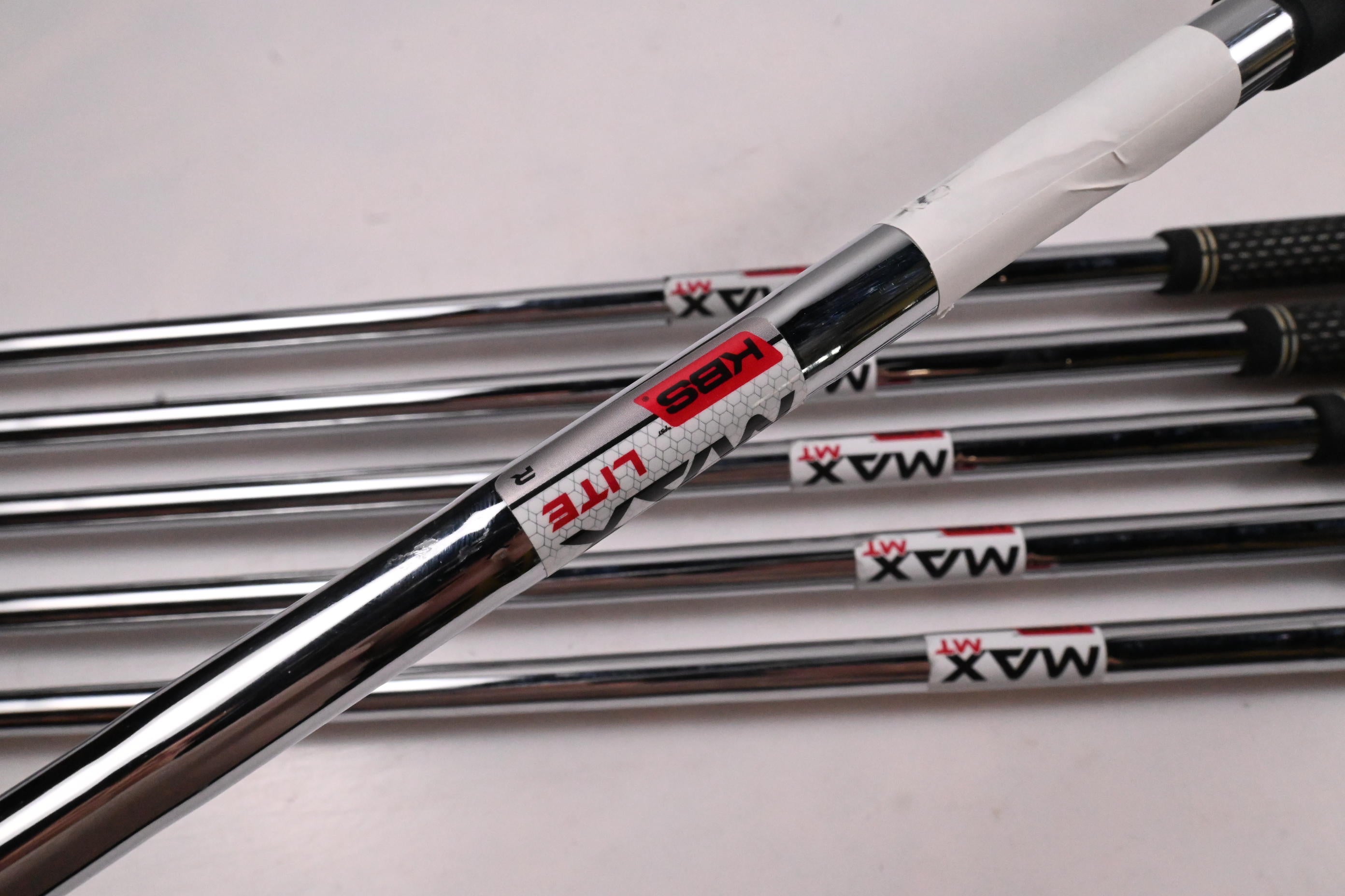 Taylormade SIM2 Max Irons / 5-PW / Regular Flex KBS MAX MT 85 Shafts