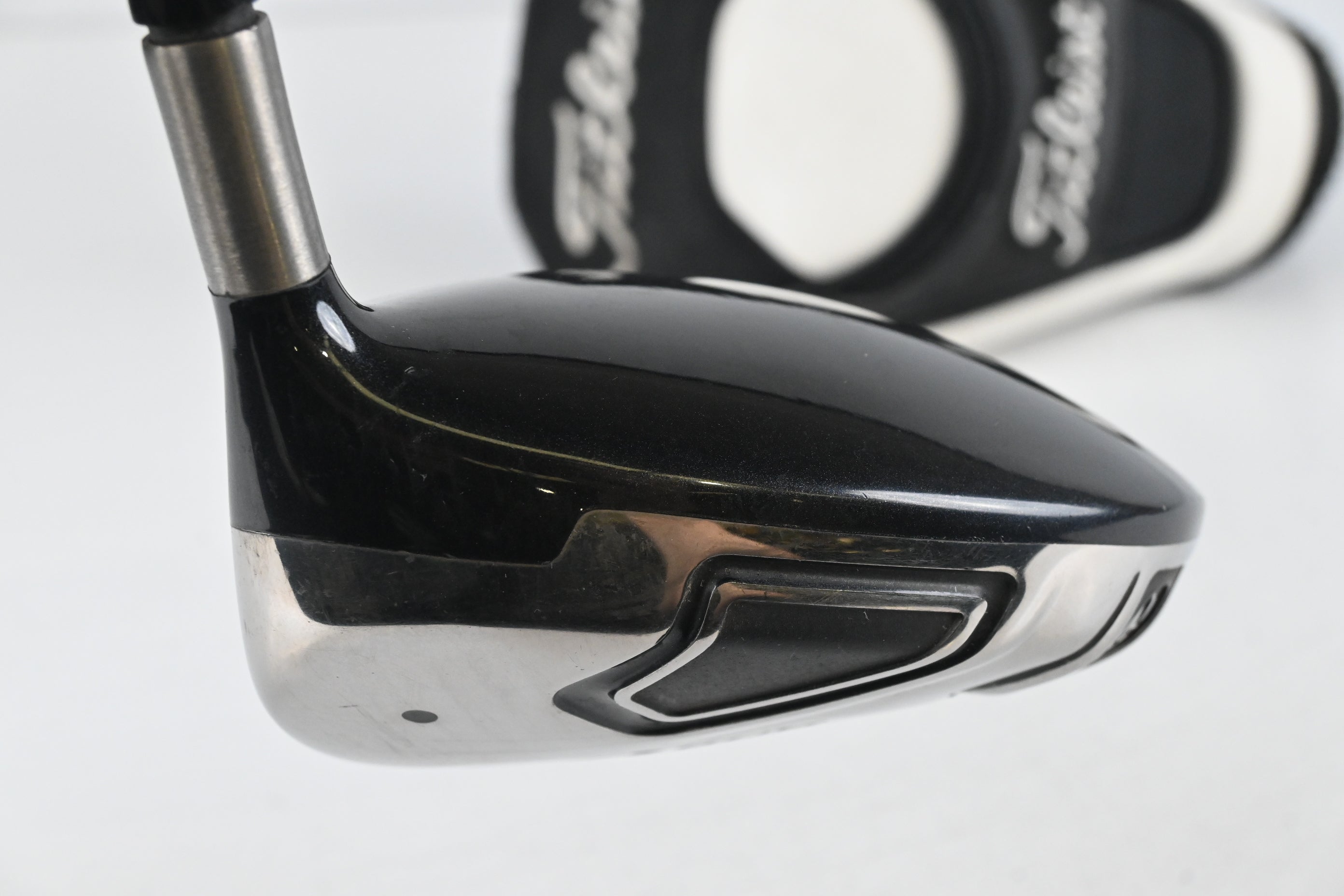Titleist 909 D3 Driver / 9.5 Degree / Stiff Flex Aldila DVS 60 Shaft