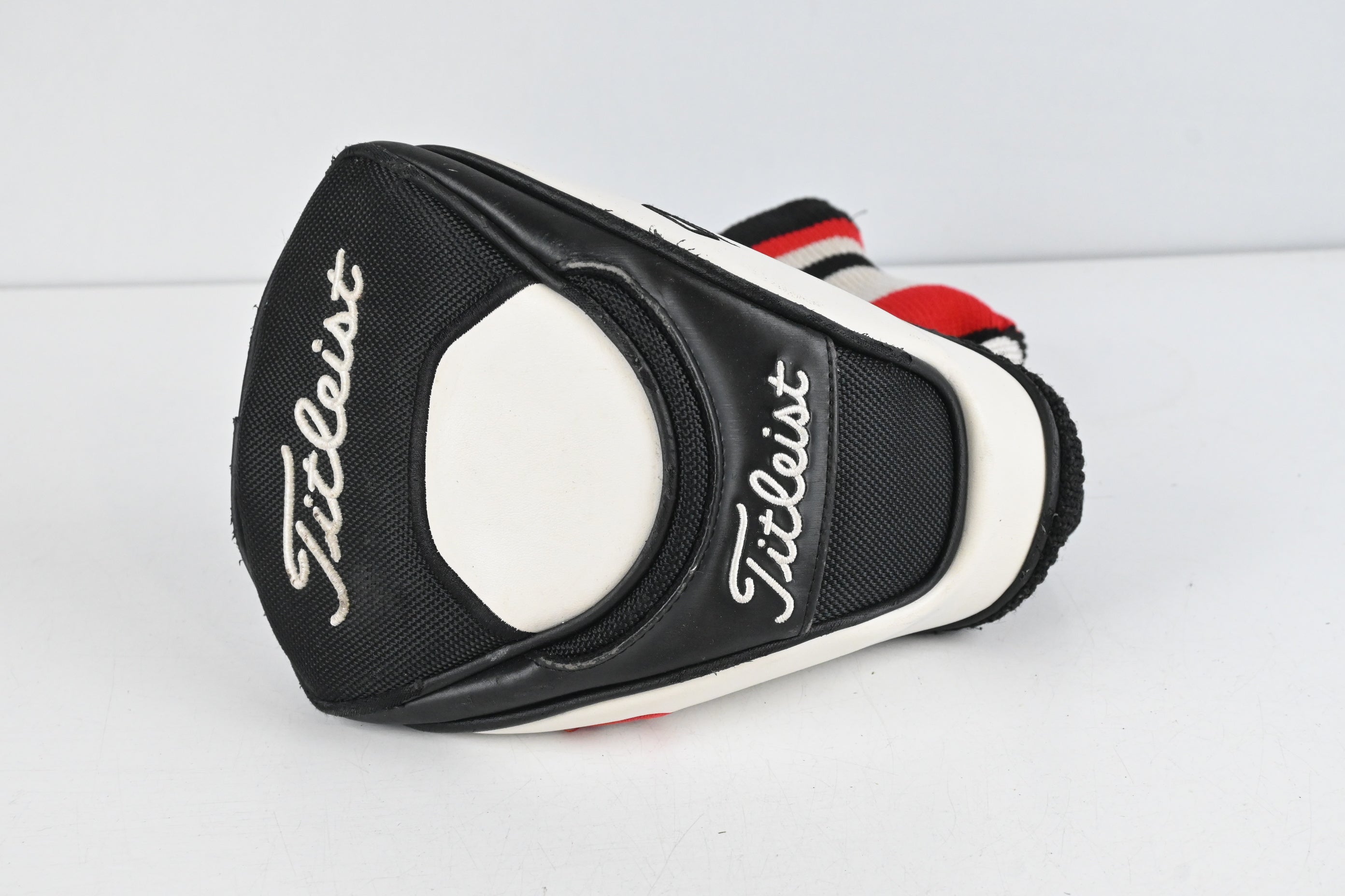 Titleist 909 D3 Driver / 9.5 Degree / Stiff Flex Aldila DVS 60 Shaft