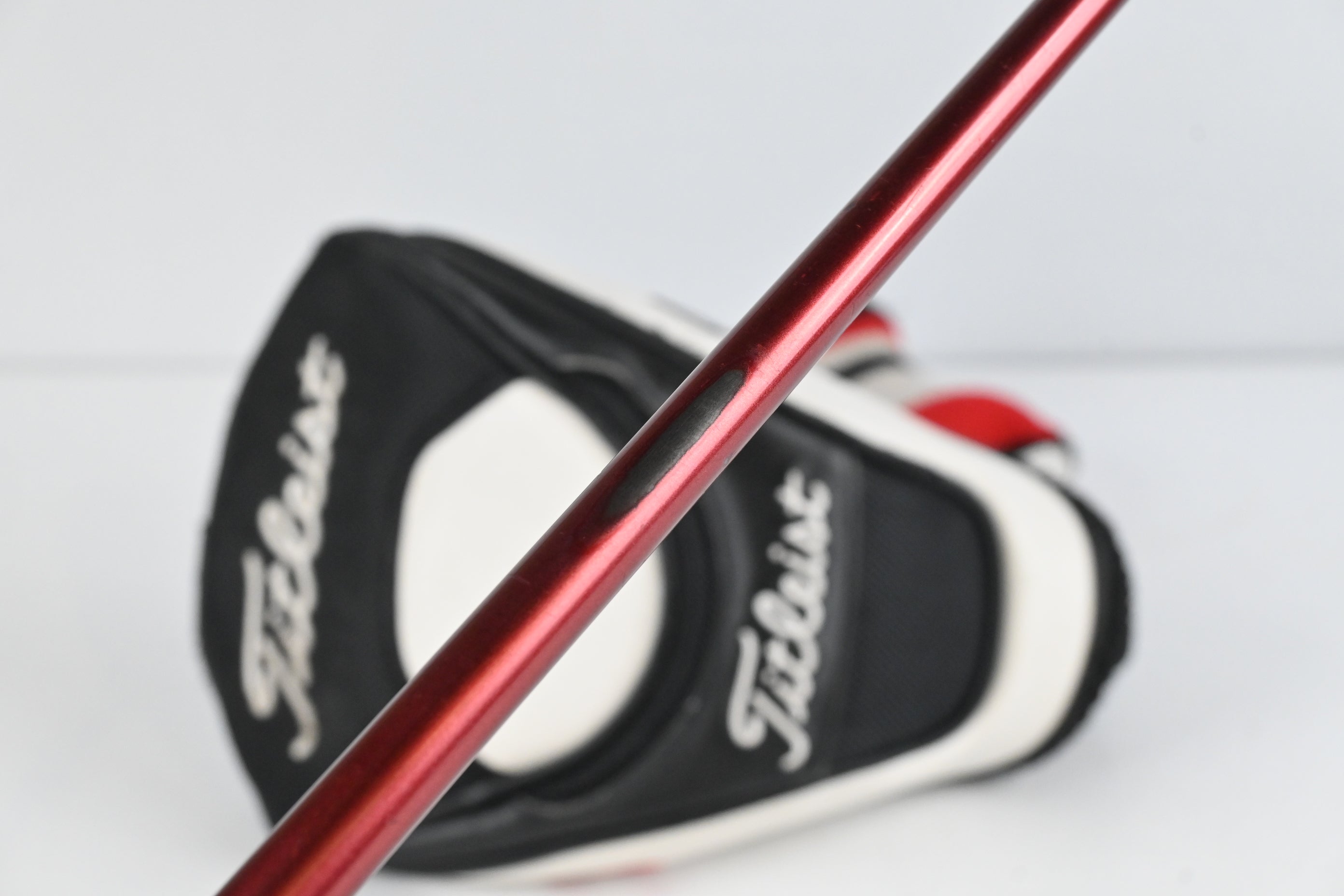 Titleist 909 D3 Driver / 9.5 Degree / Stiff Flex Aldila DVS 60 Shaft