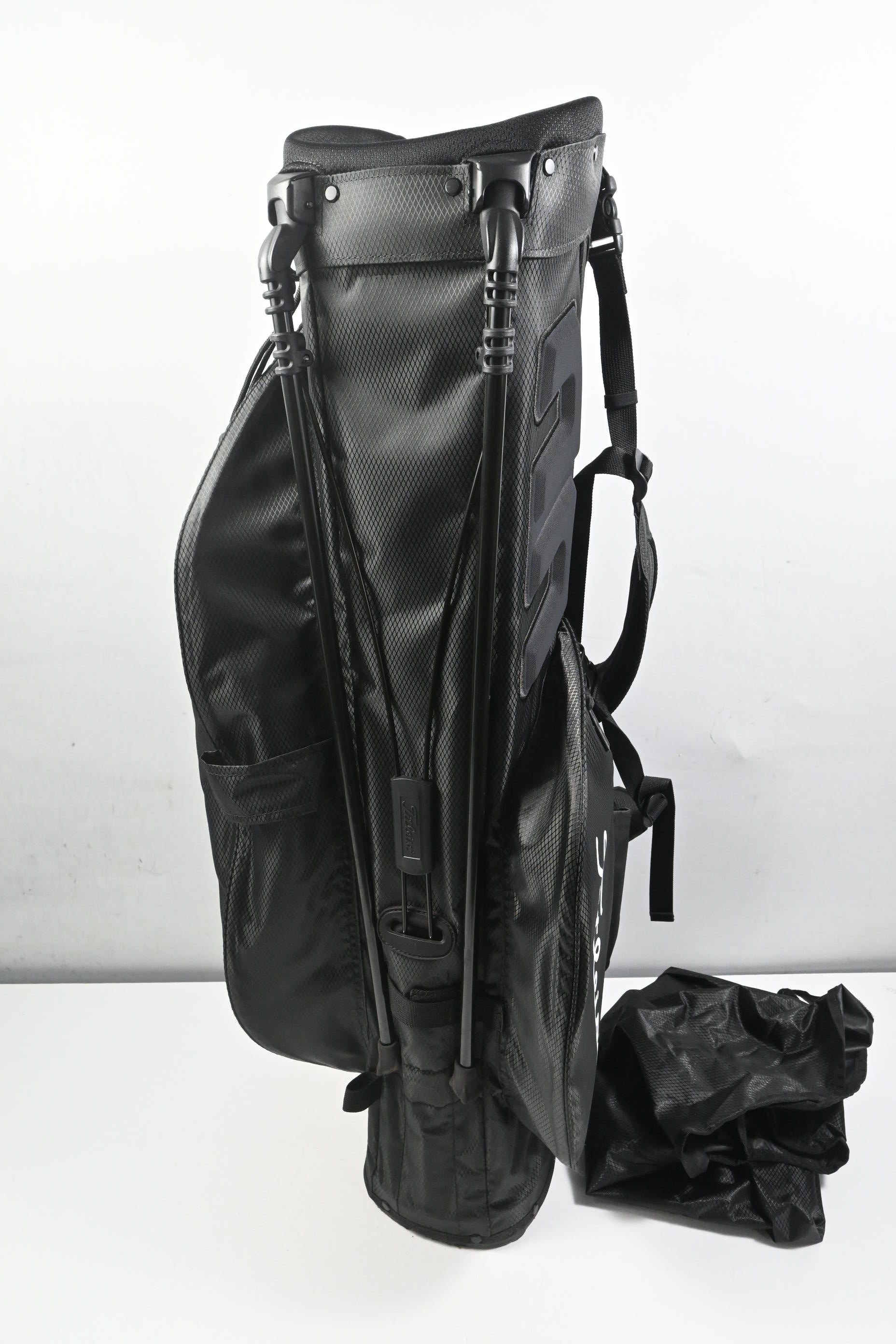 Titleist Players 4 StaDry Stand Bag / 4-Way Divider / Black