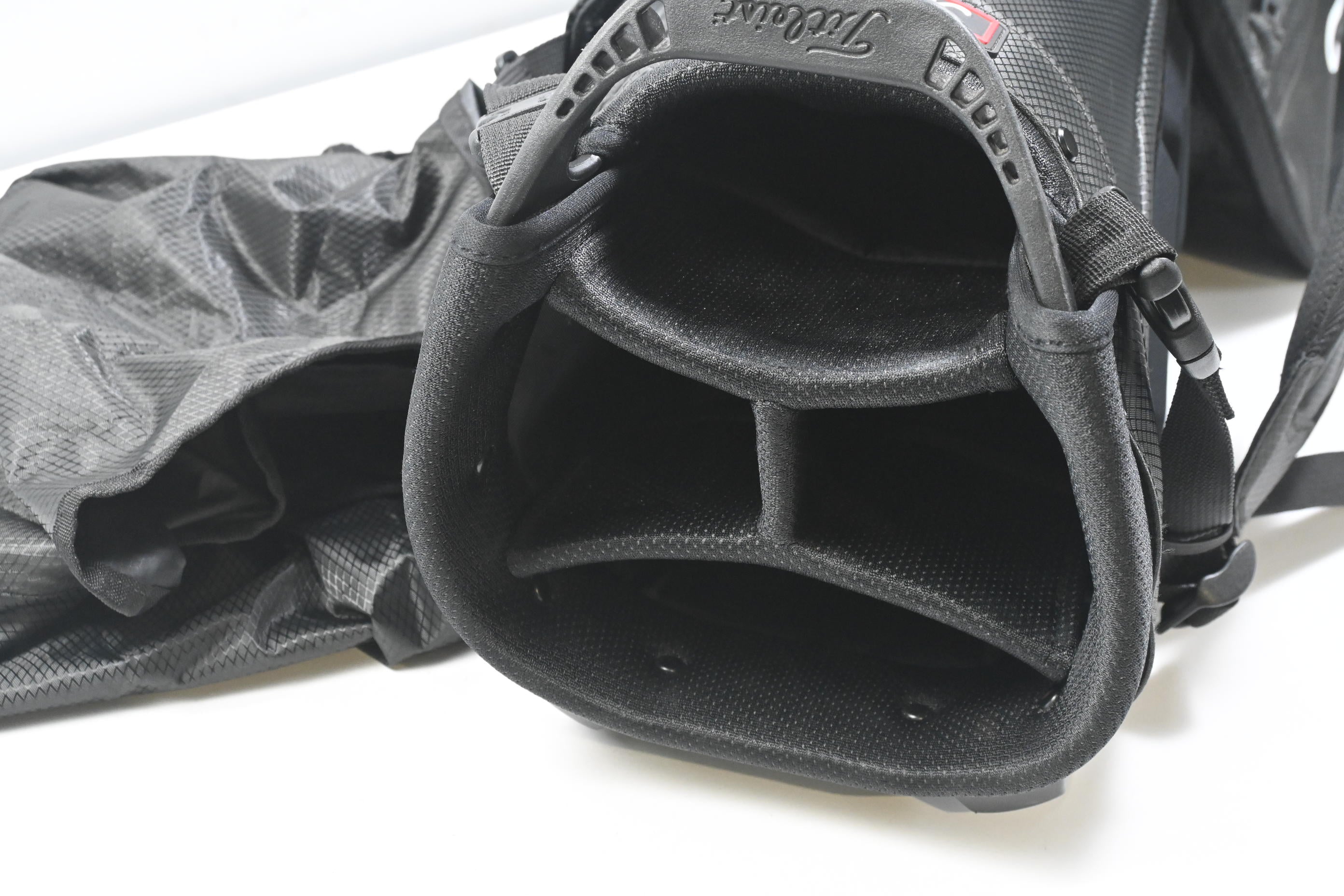 Titleist Players 4 StaDry Stand Bag / 4-Way Divider / Black