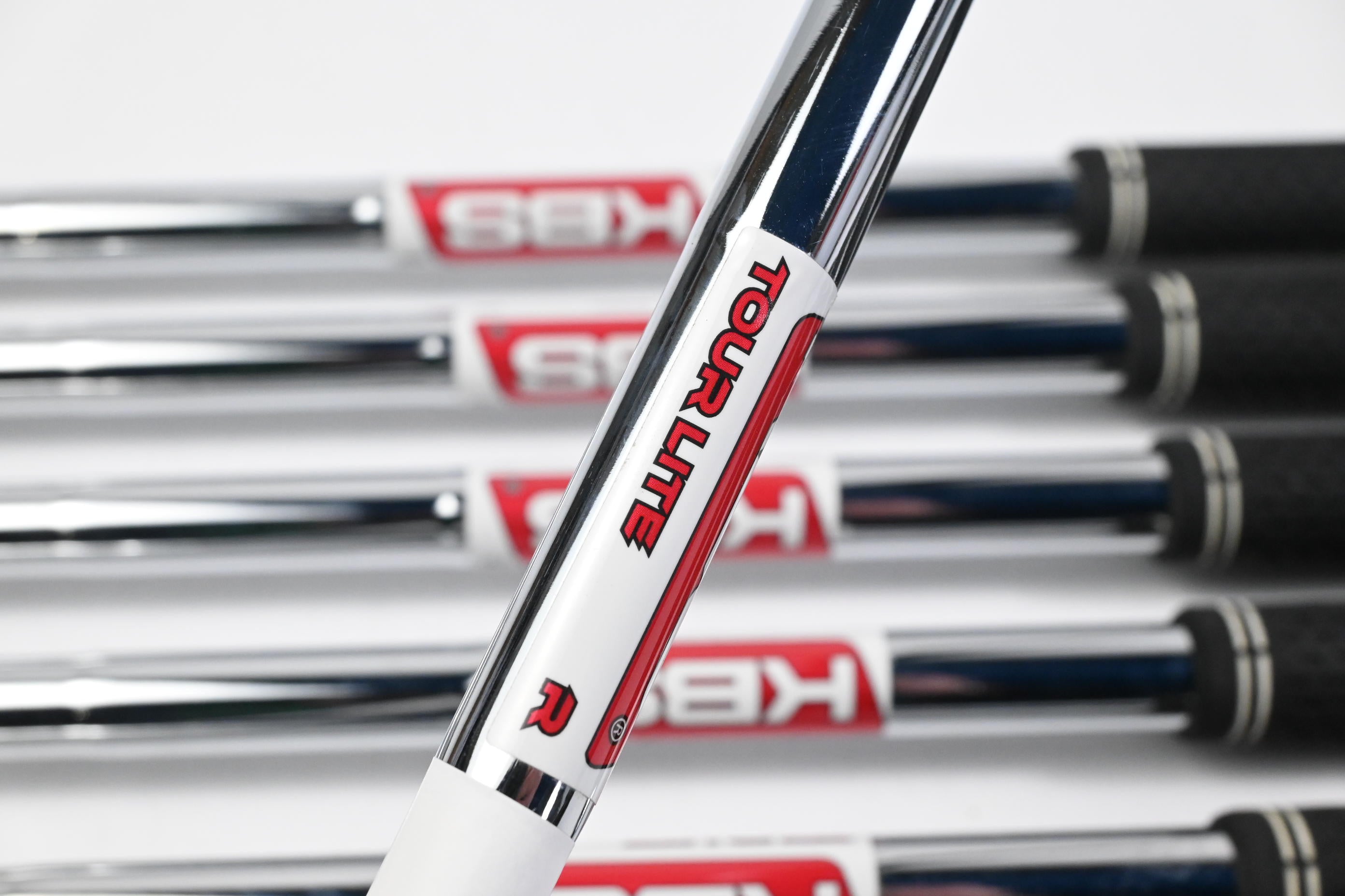 Cobra DS-Adapt Irons / 5-PW+GW / Regular Flex KBS Tour Lite Shafts