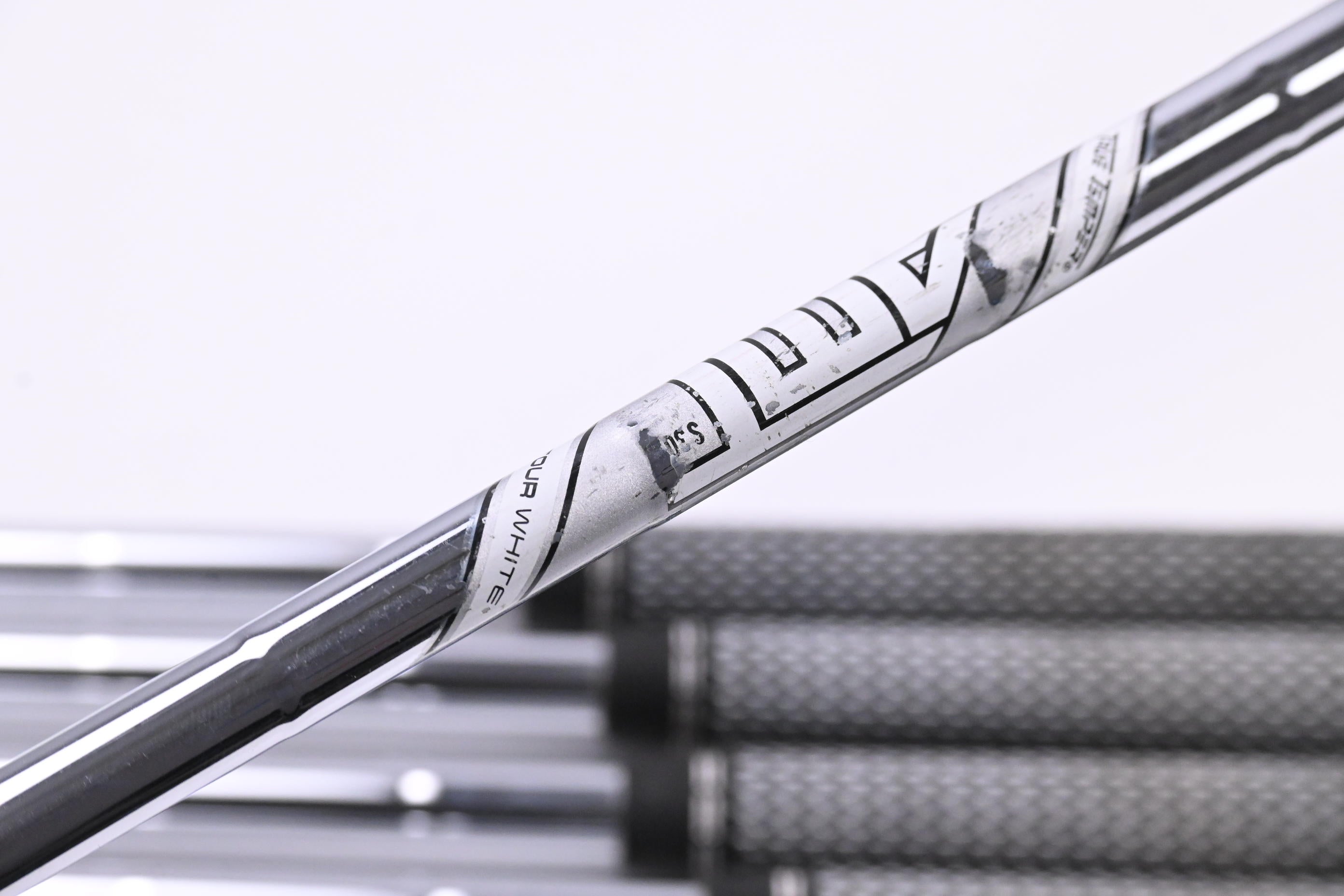 Titleist T100 2019 Irons / 4-PW / Stiff Flex AMT Tour White S300 Shafts