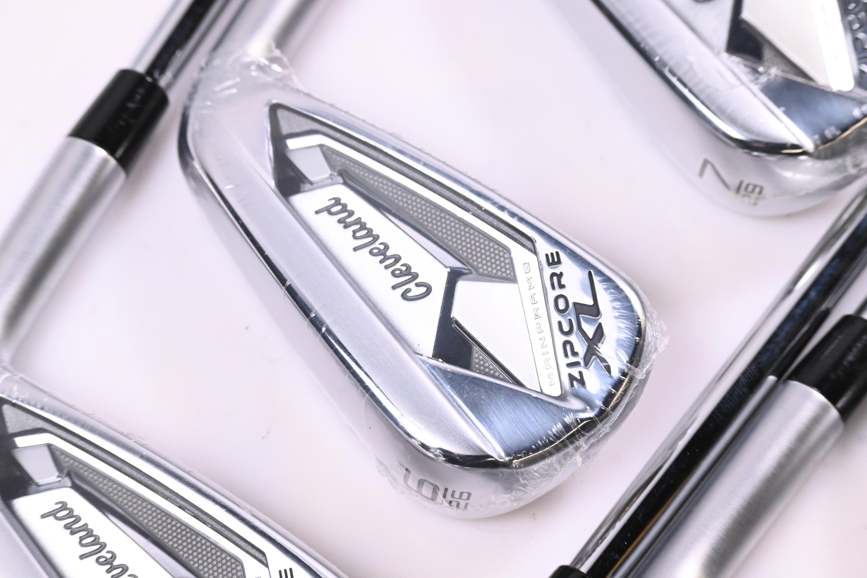 Cleveland Zipcore XL Irons / 5-PW-SW / Regular Flex N.S.Pro Modus³ Tour 105