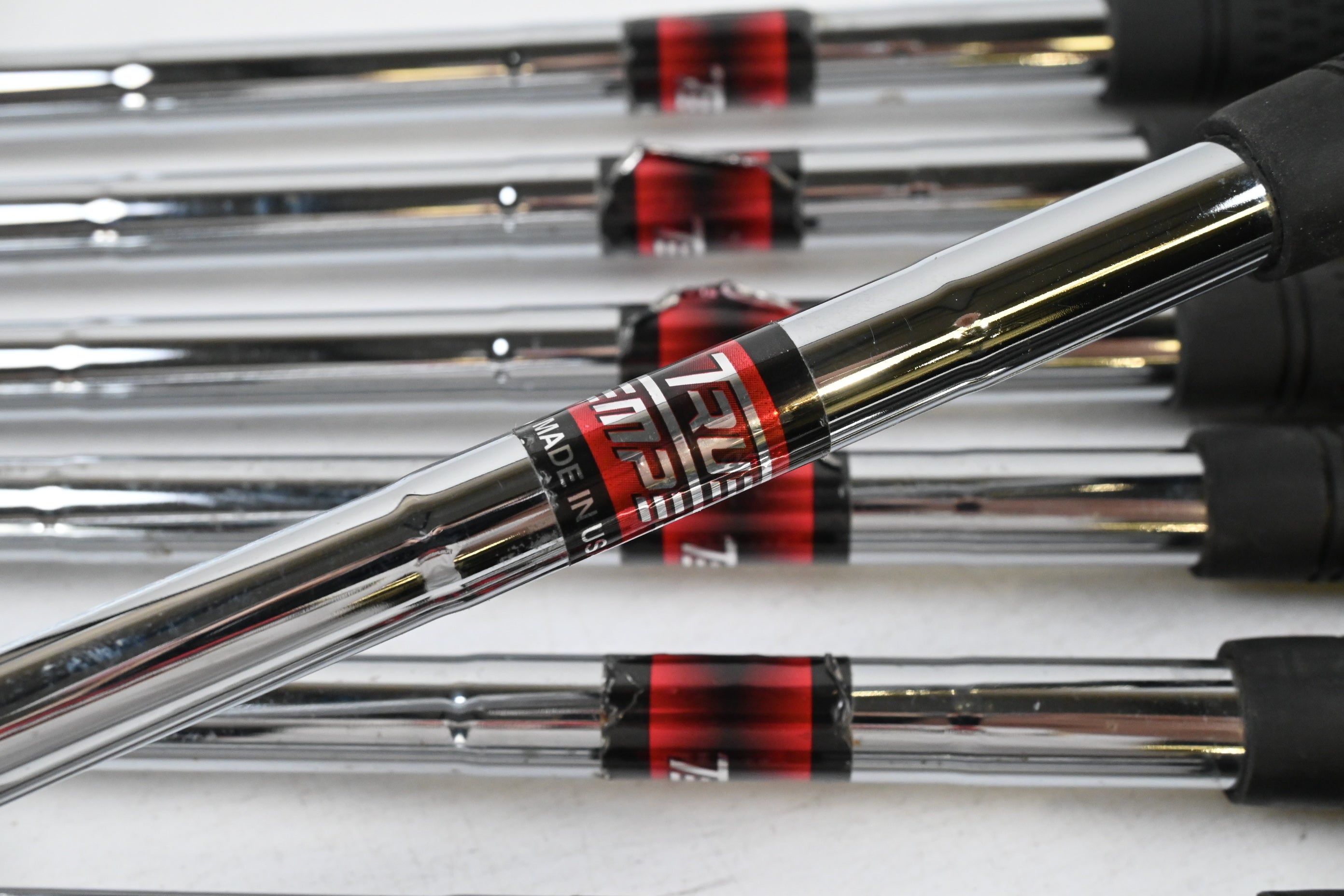 Wilson Reflex Plus Irons / 3-PW+SW / Regular Flex True Temper Shafts