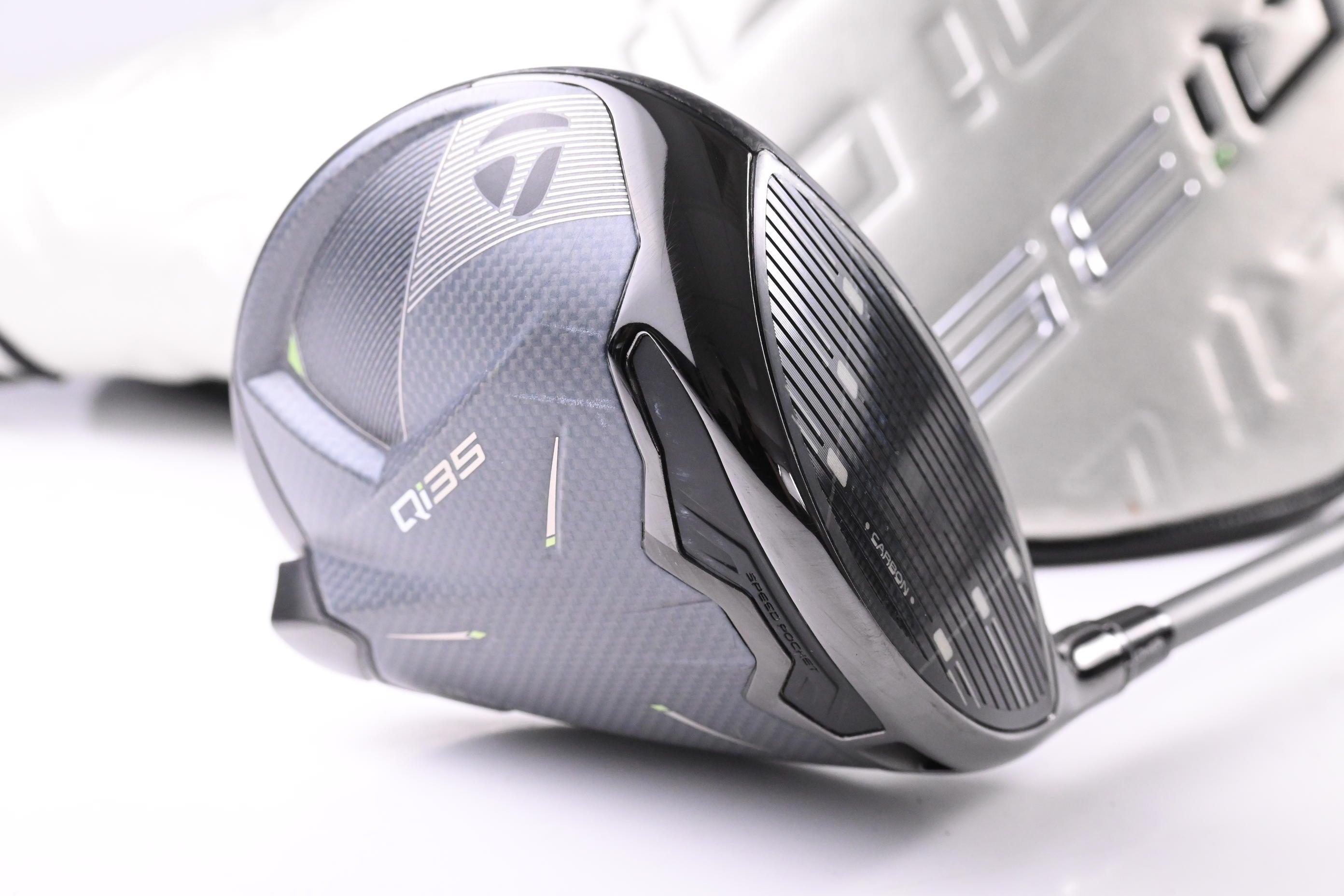 Taylormade Qi35 Max Driver / 10.5 Degree / Regular Flex Fujikura Air Speeder 50